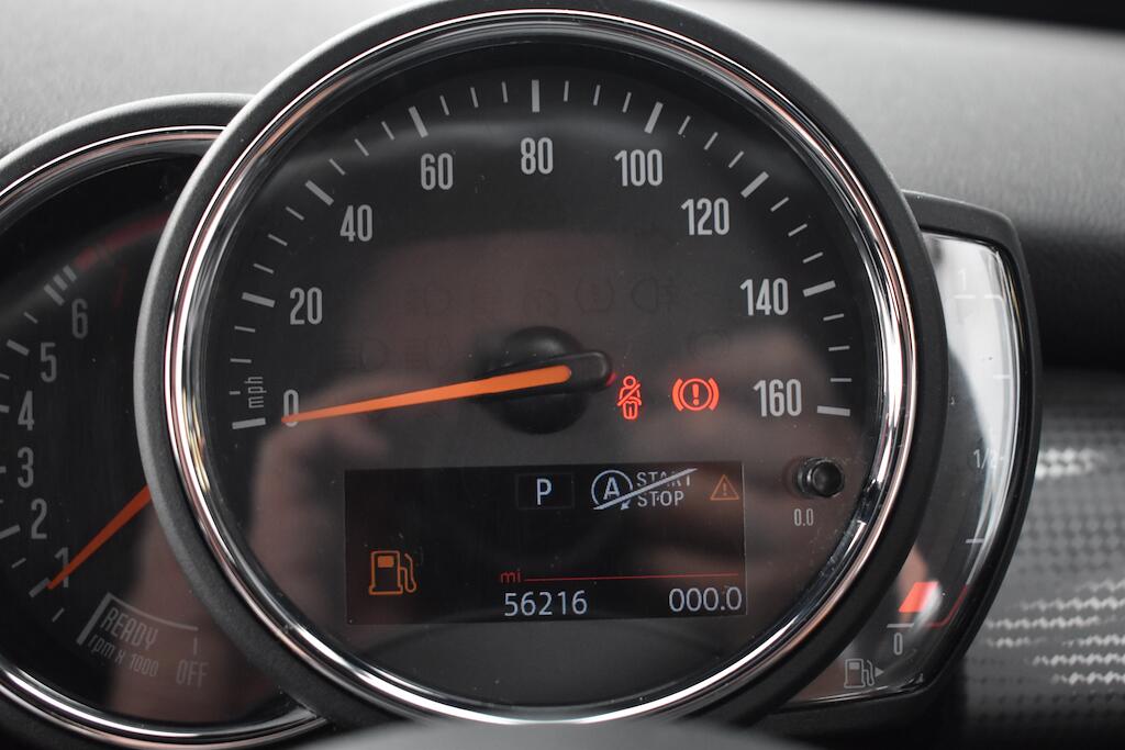 Mini Hatch view 11