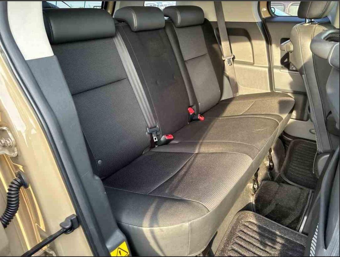 Toyota FJ Cruiser view 6