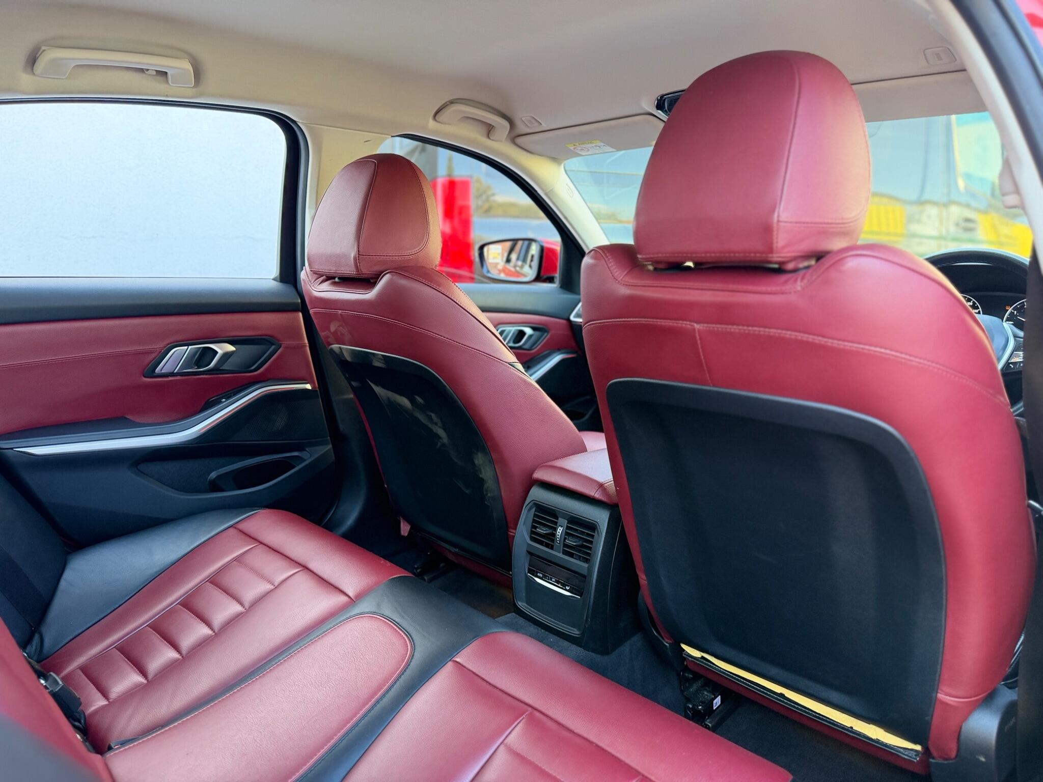 BMW 3 Series view 25