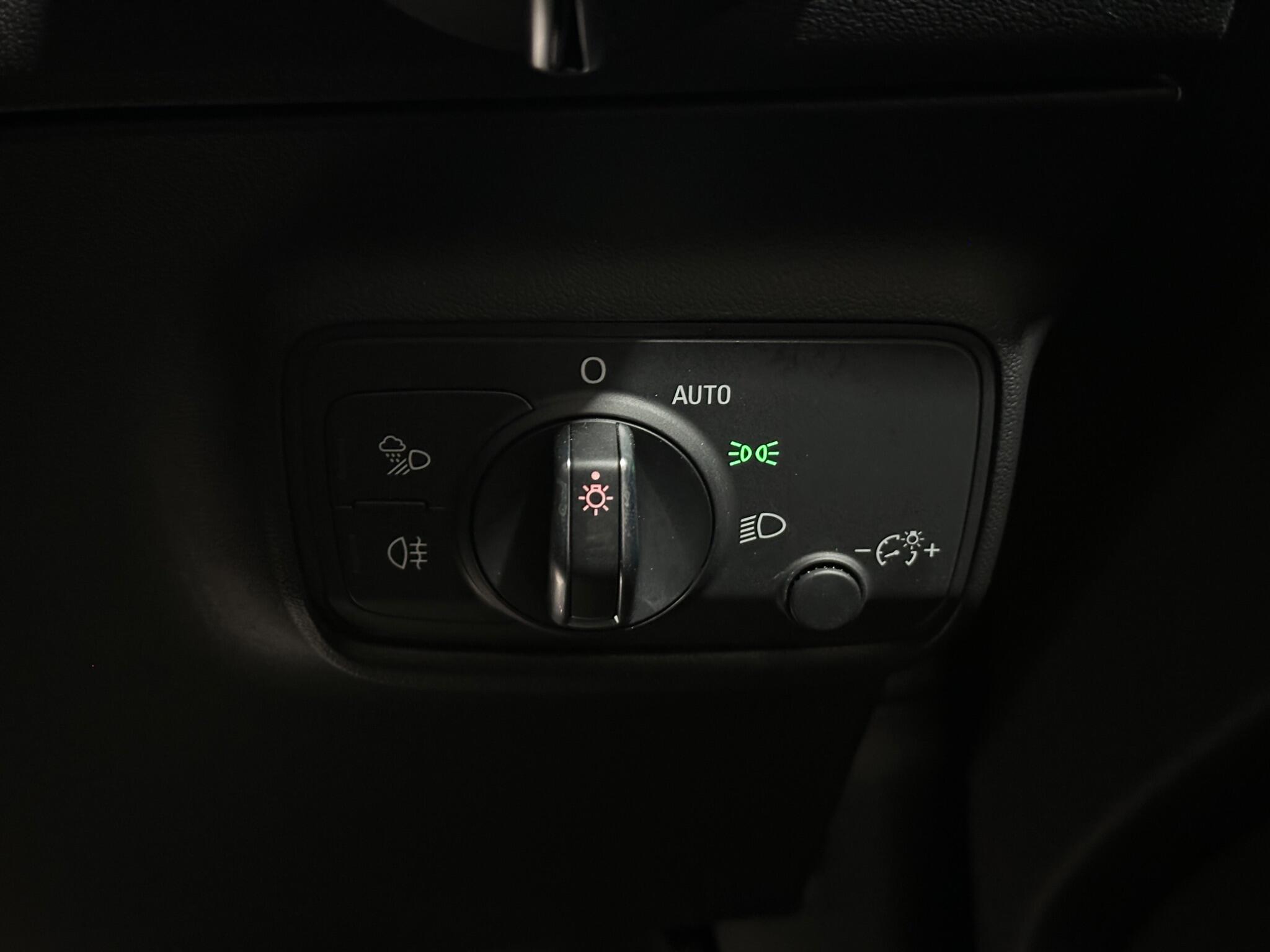 Audi TT view 20