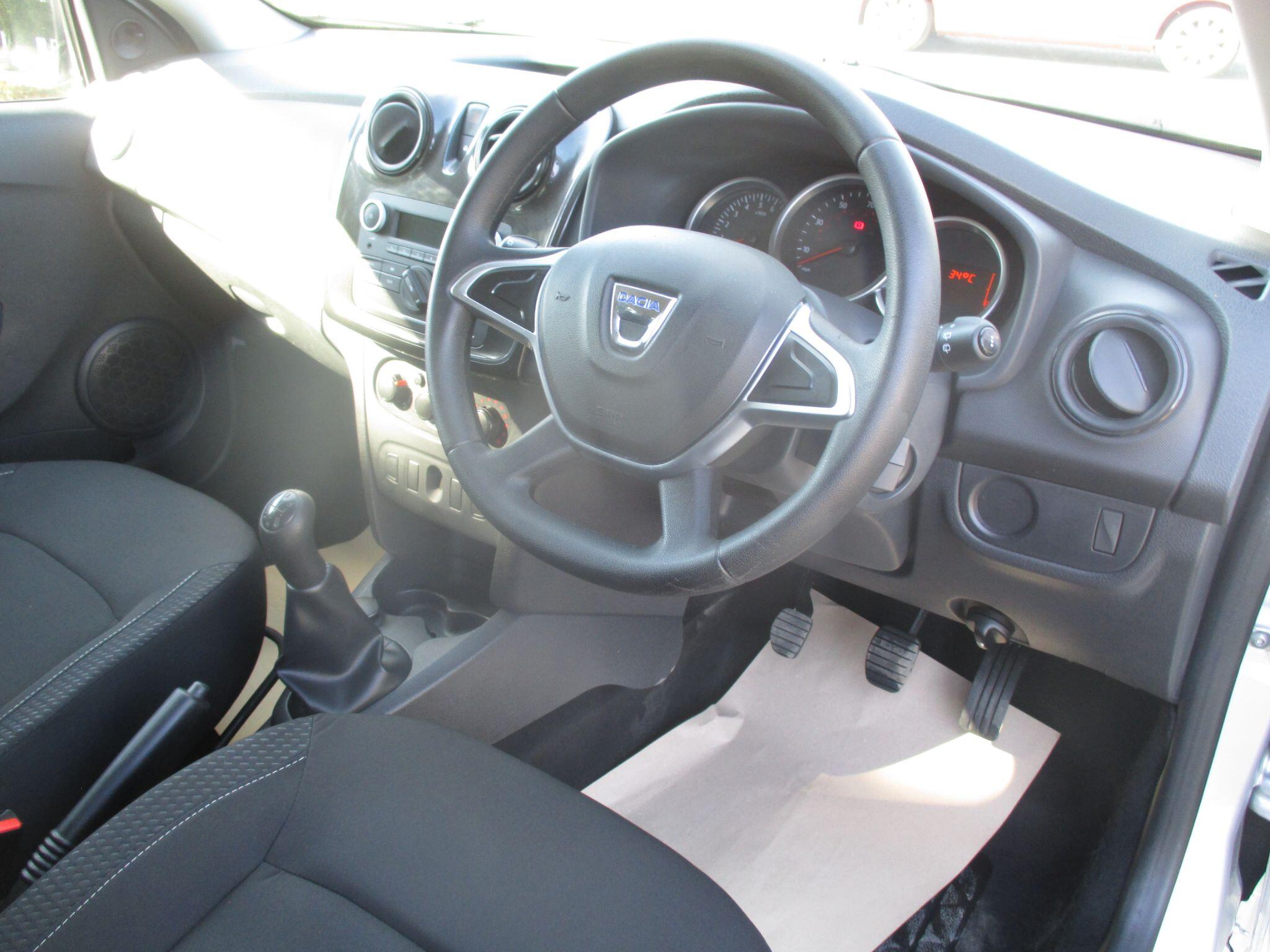 Dacia Sandero view 23