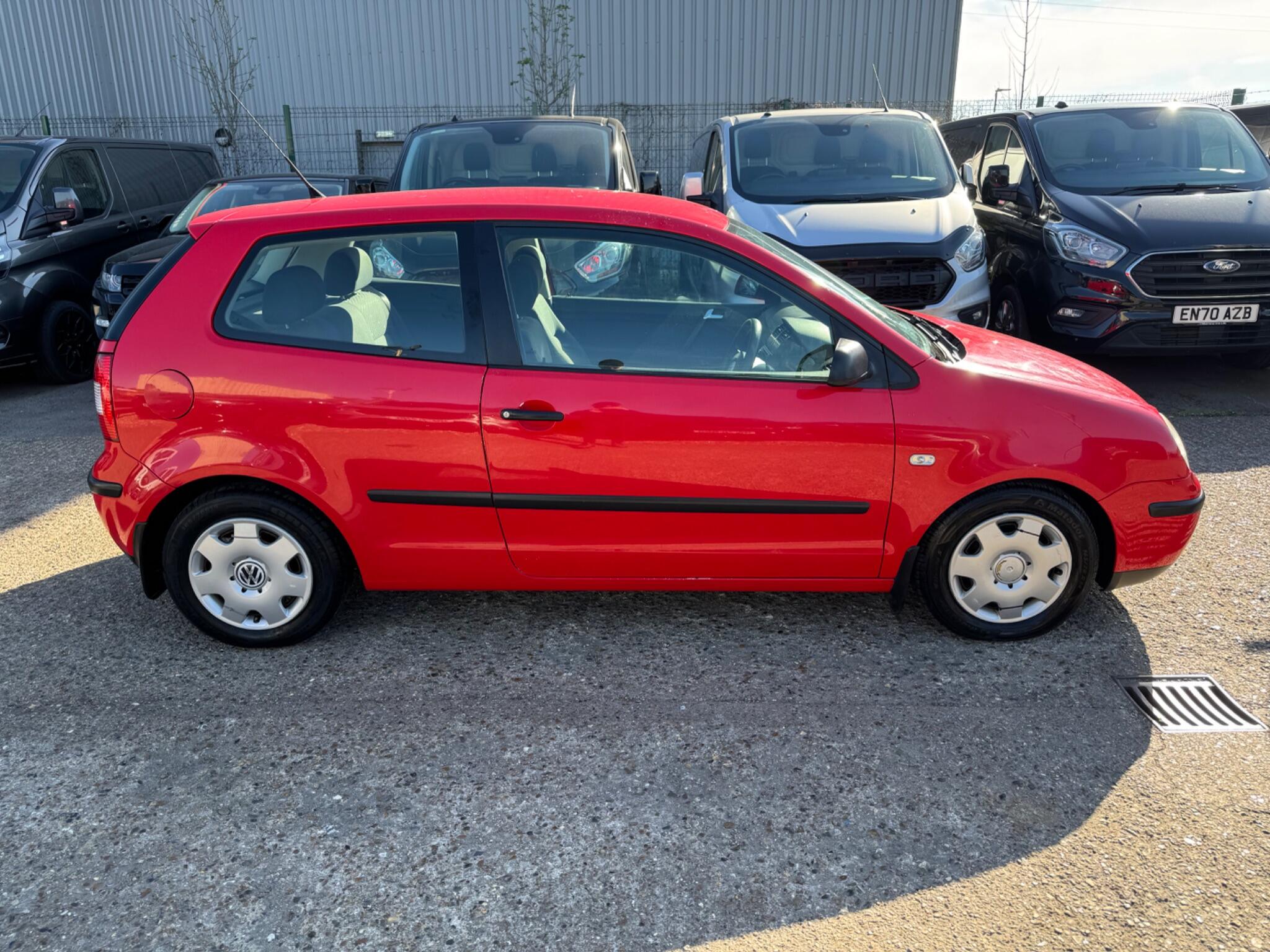 Volkswagen Polo view 9