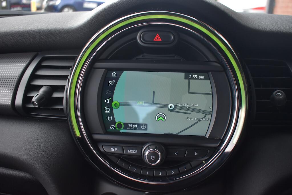 Mini Hatch view 17