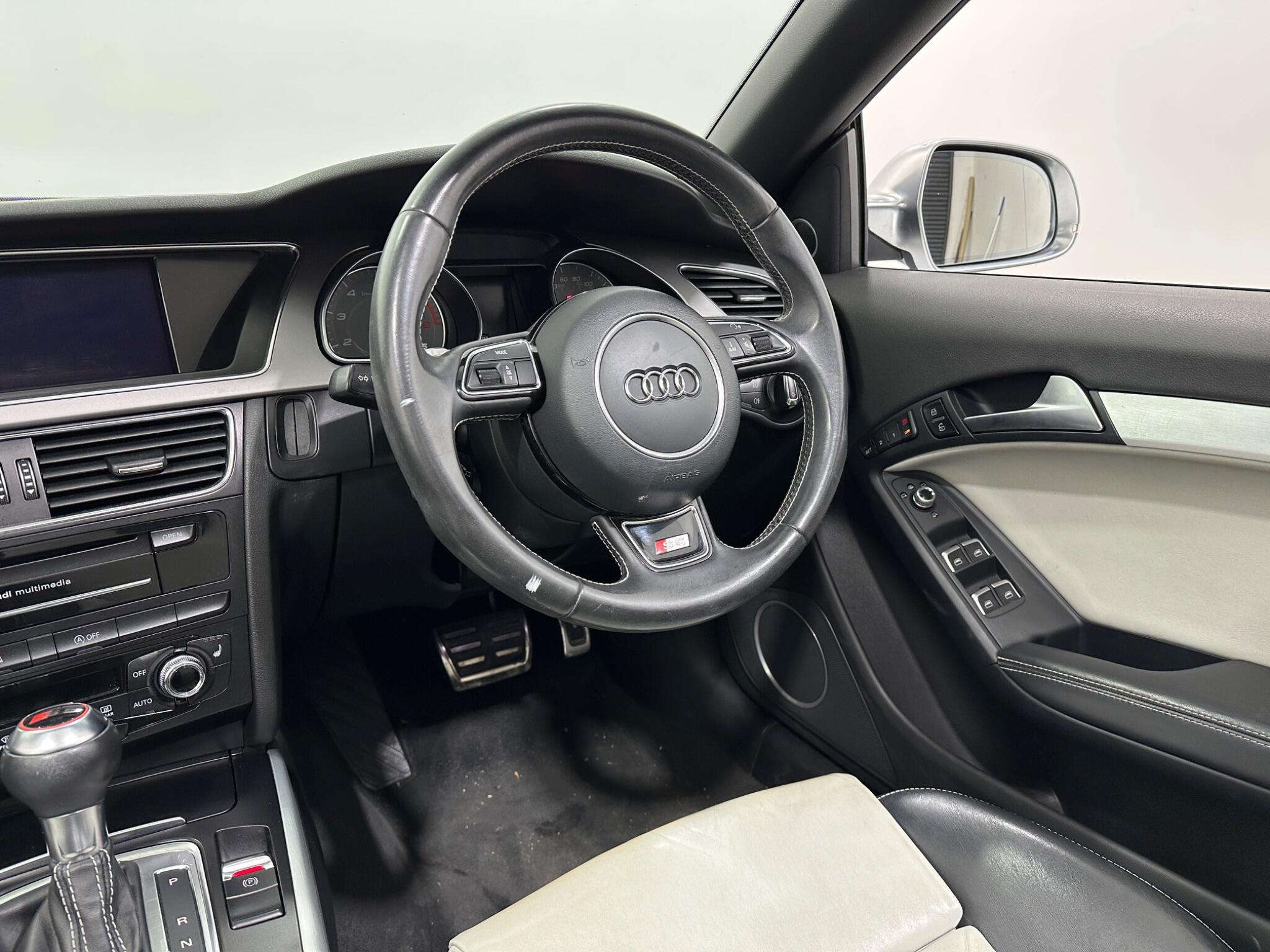 Audi S5 view 12