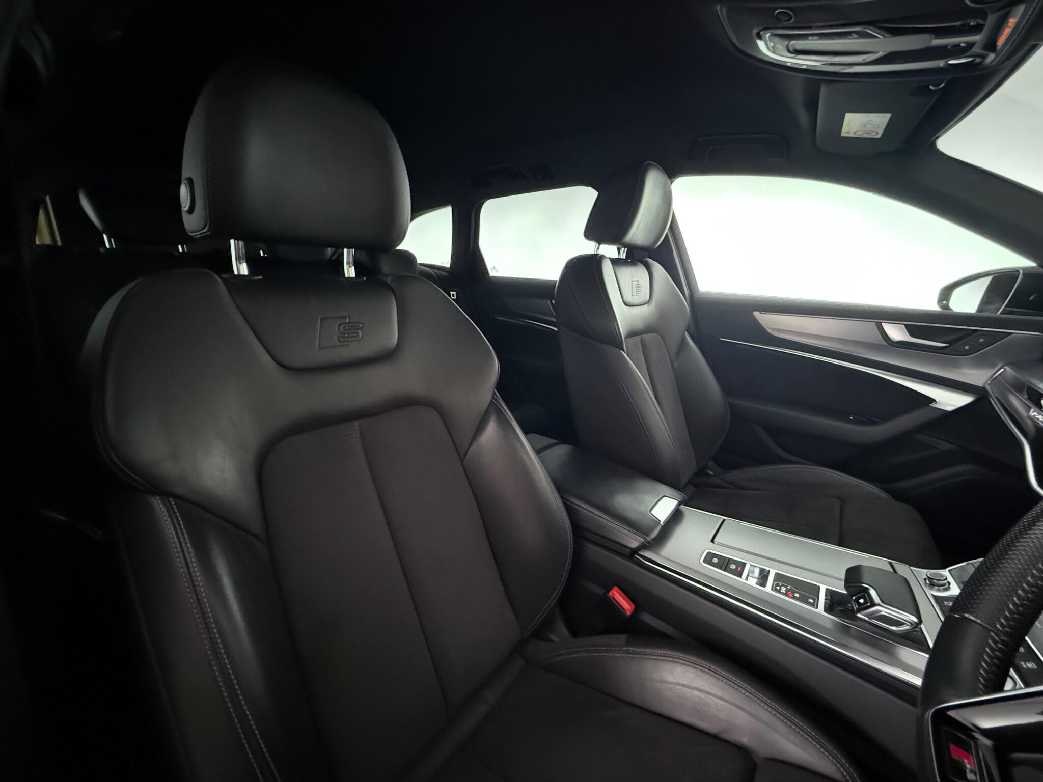 Audi A6 view 32