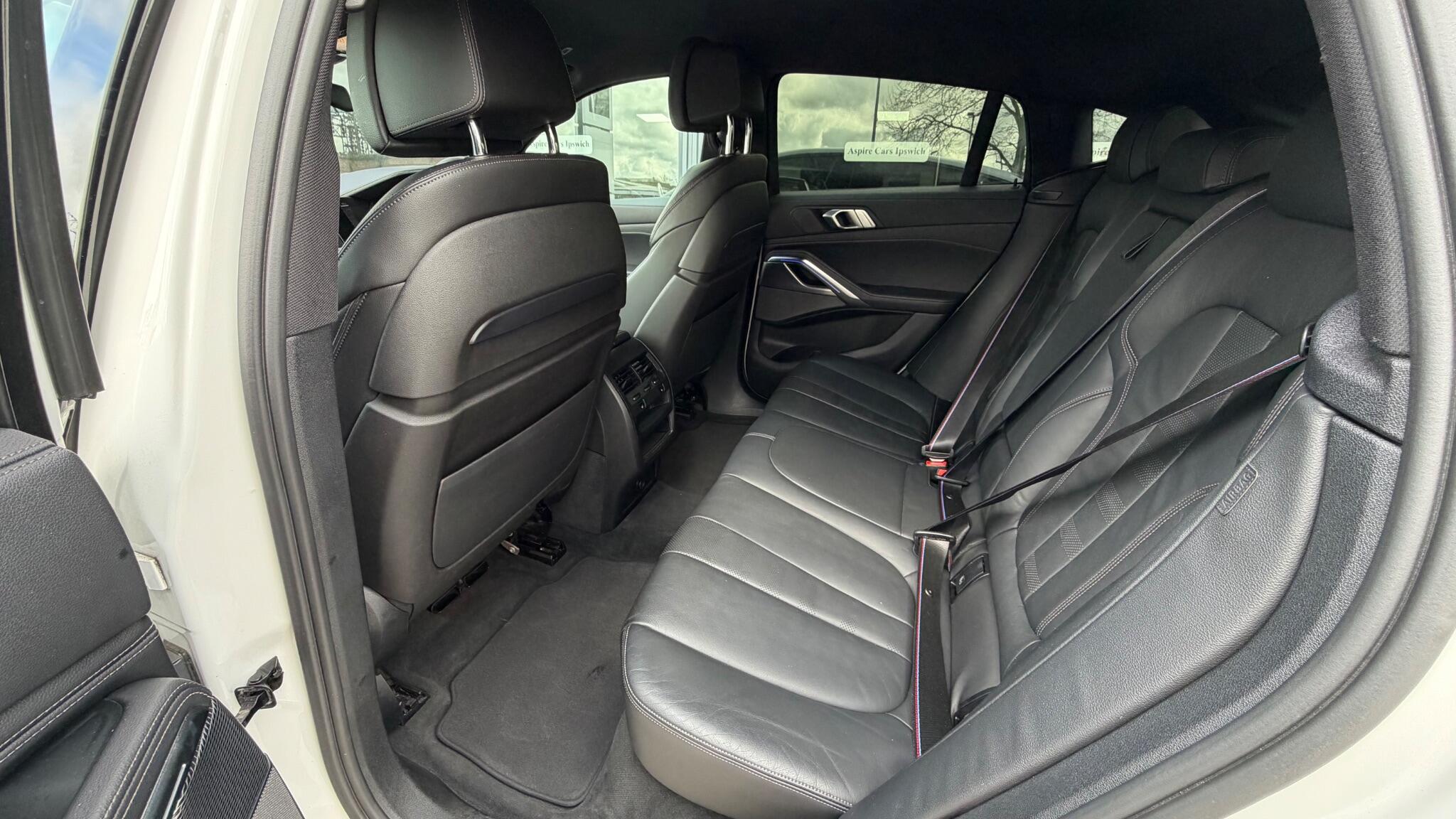 BMW X6 view 15