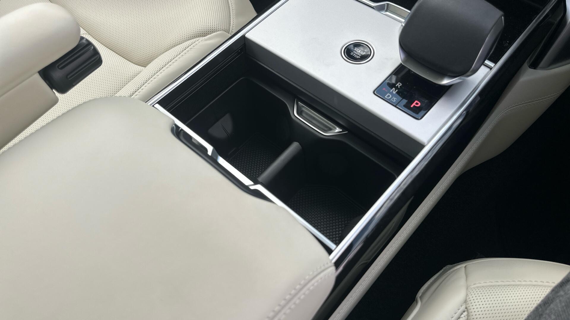 Land Rover Range Rover view 28