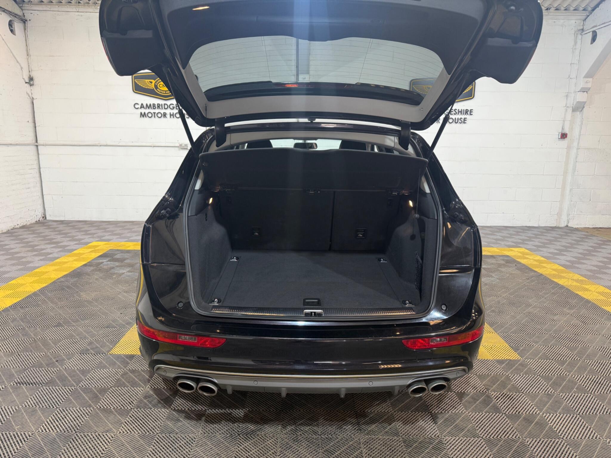 Audi SQ5 view 71