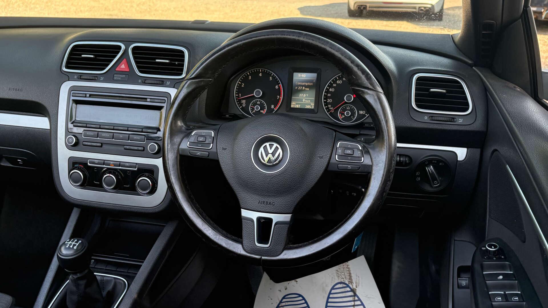 Volkswagen Eos view 16