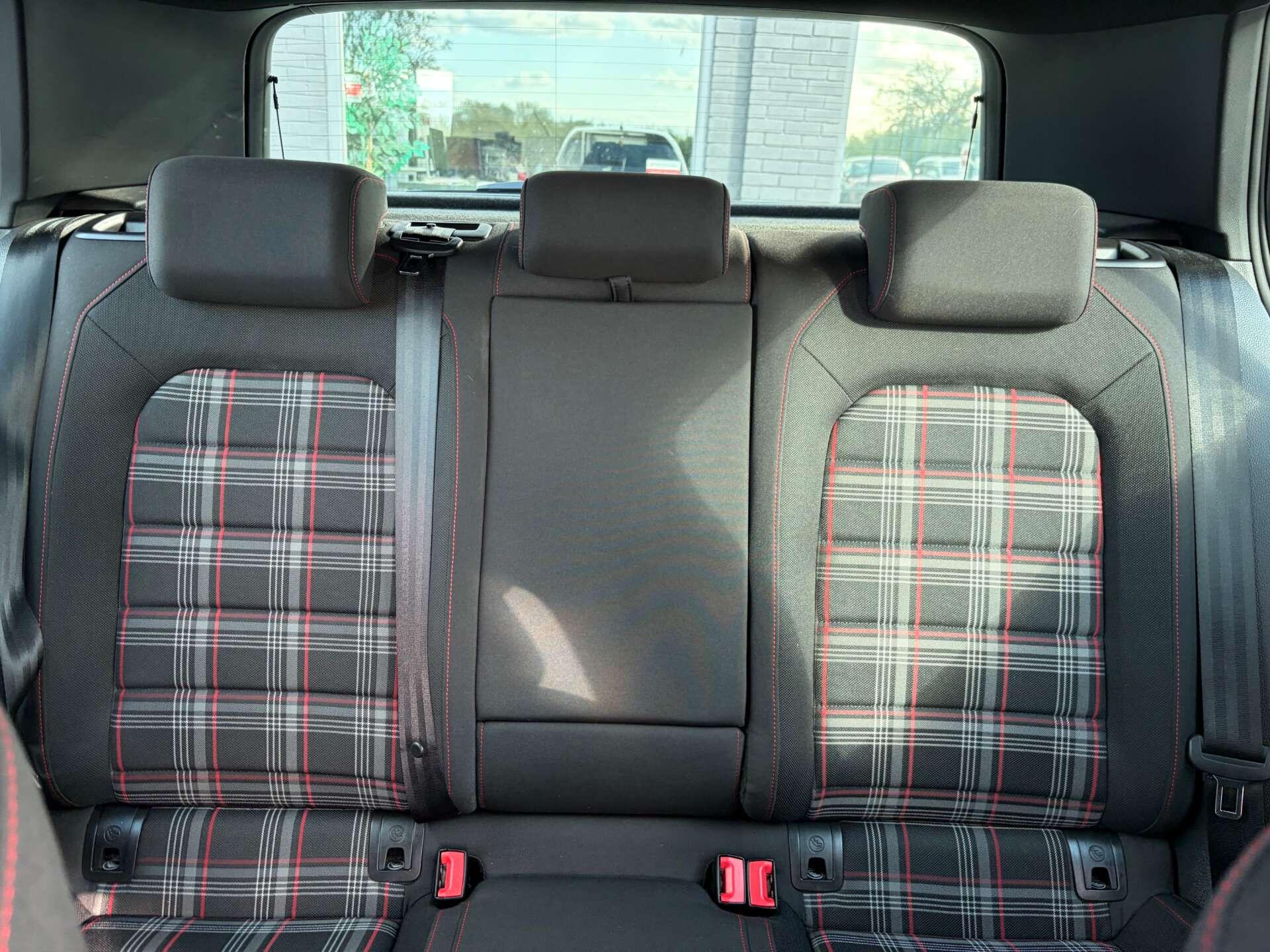 Volkswagen Golf view 31