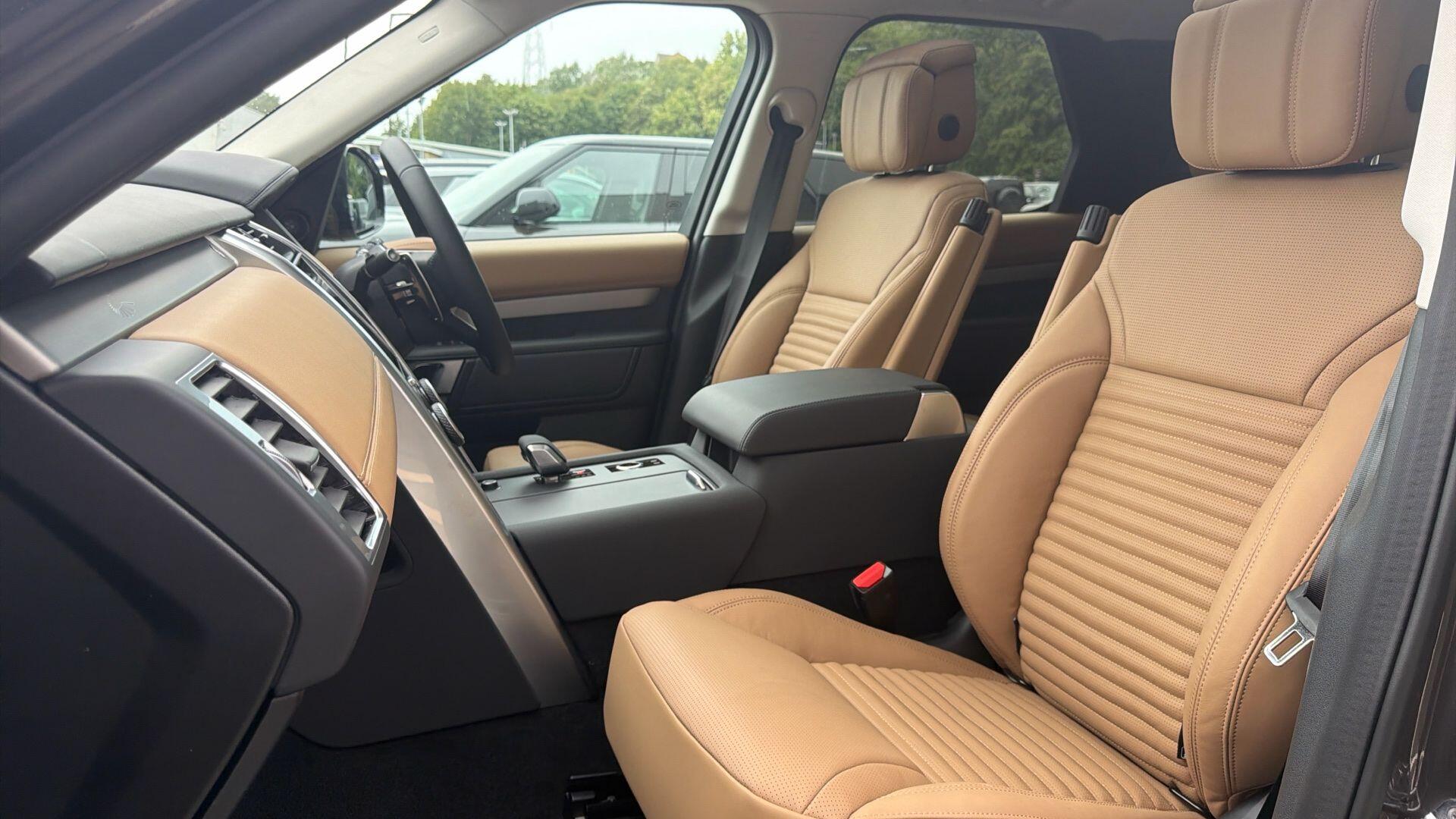 Land Rover Discovery view 33