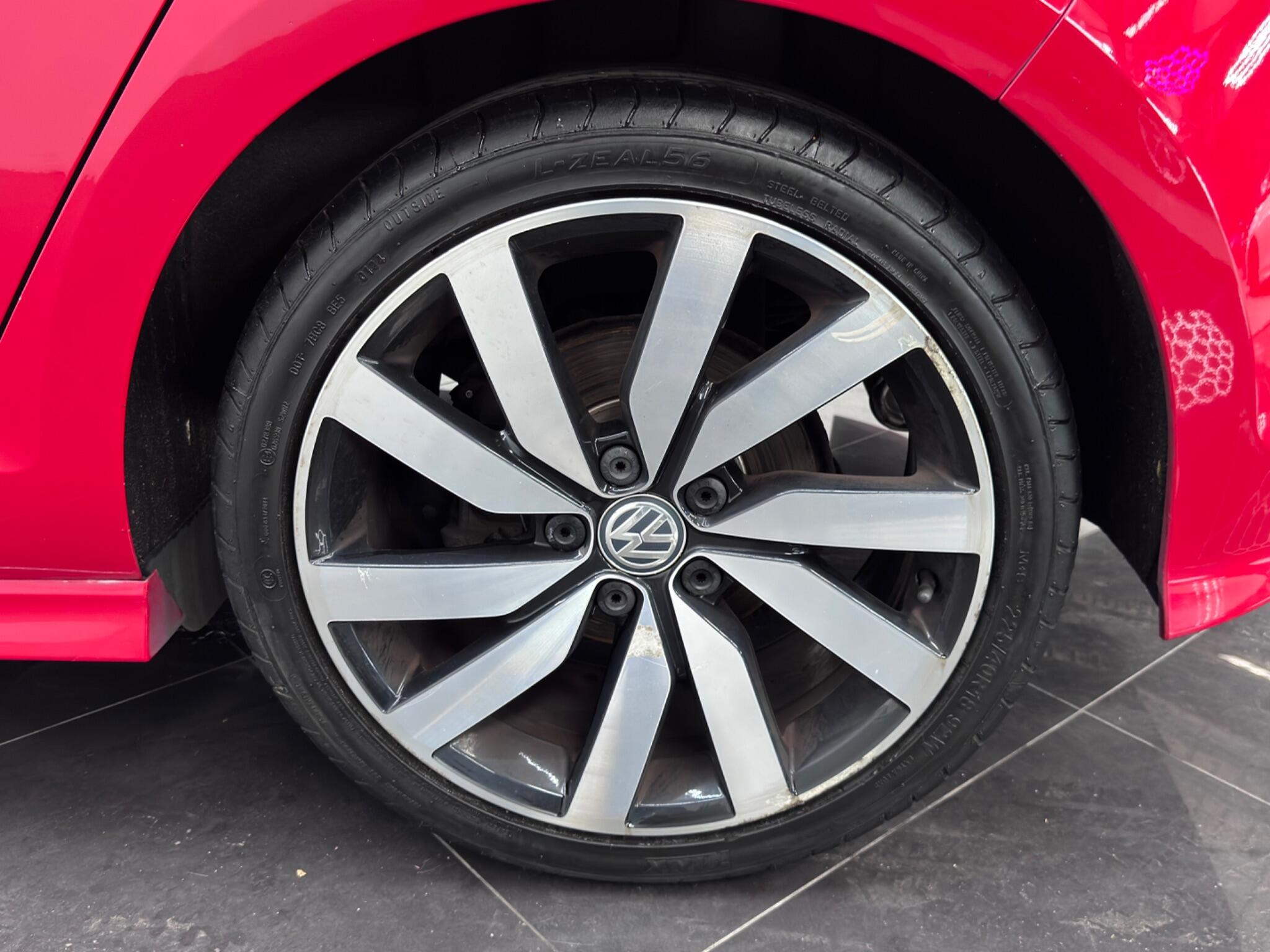 Volkswagen Golf view 72