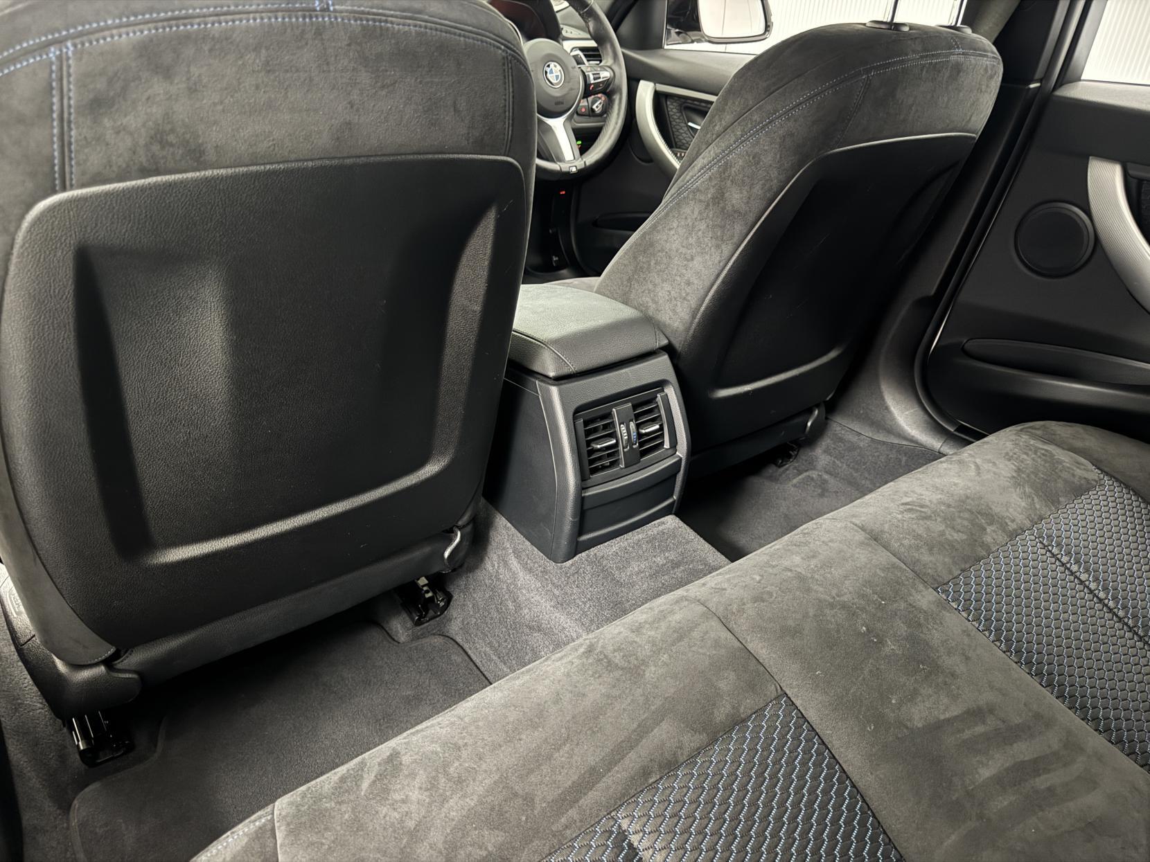 BMW 3 Series view 59