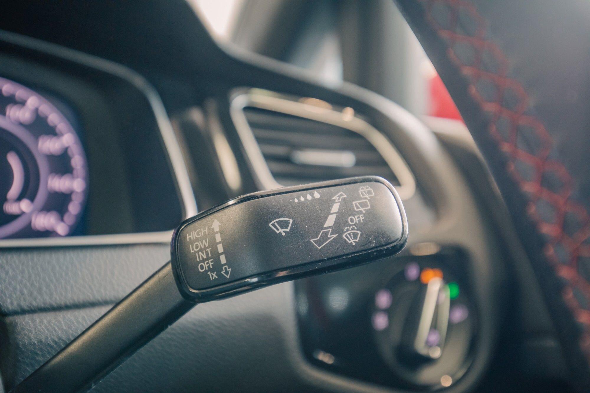 Volkswagen Golf view 14