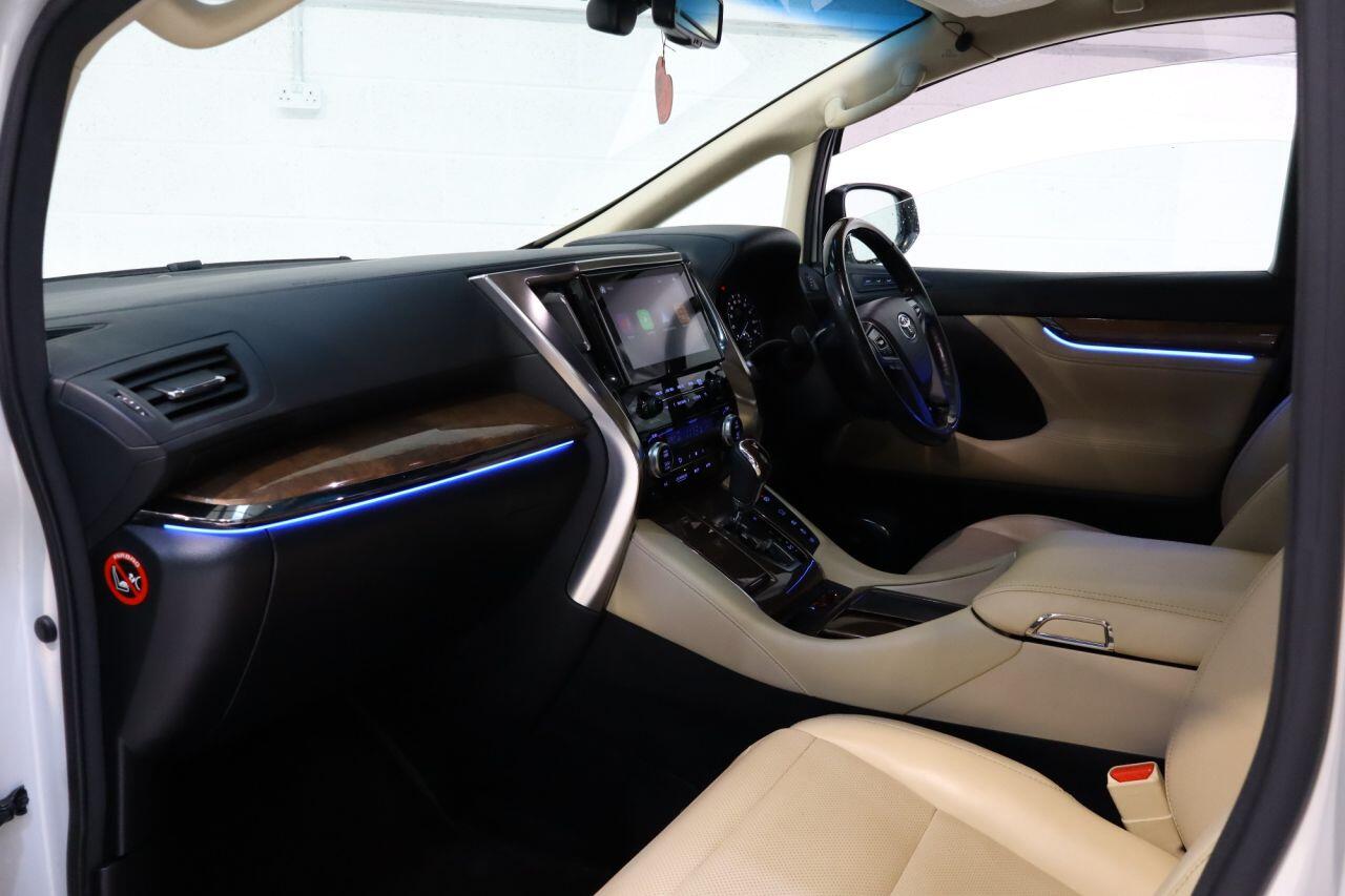 Toyota Alphard view 15
