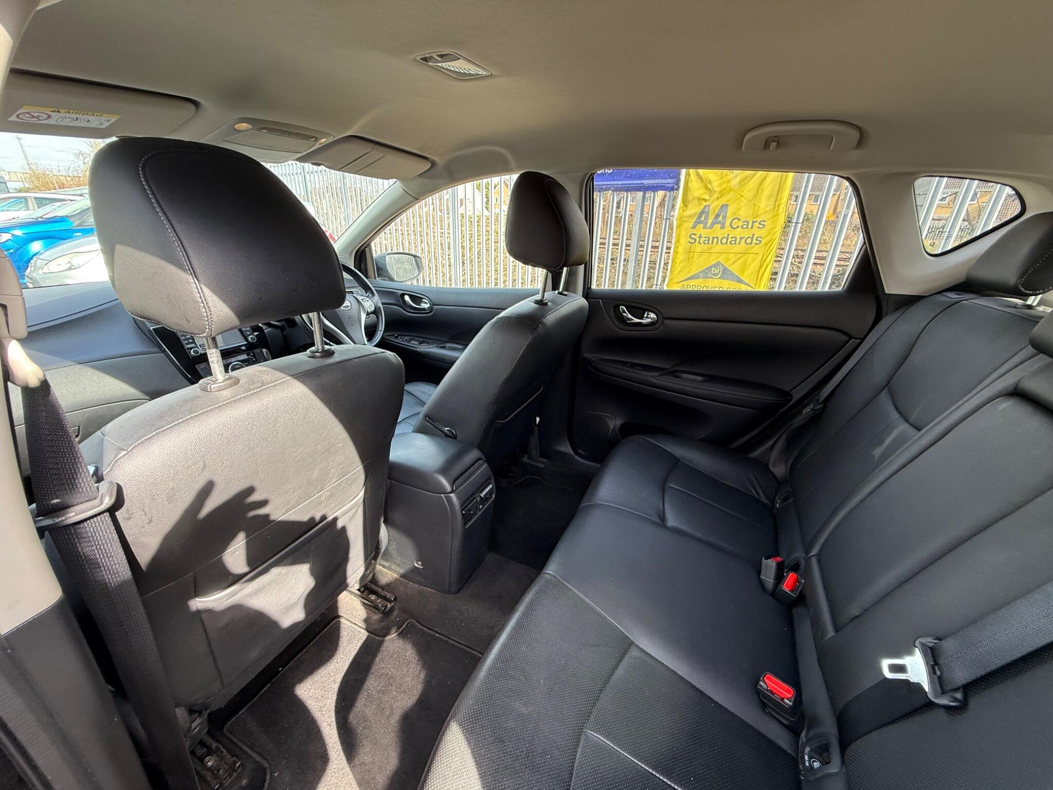 2016 Nissan Pulsar image 28