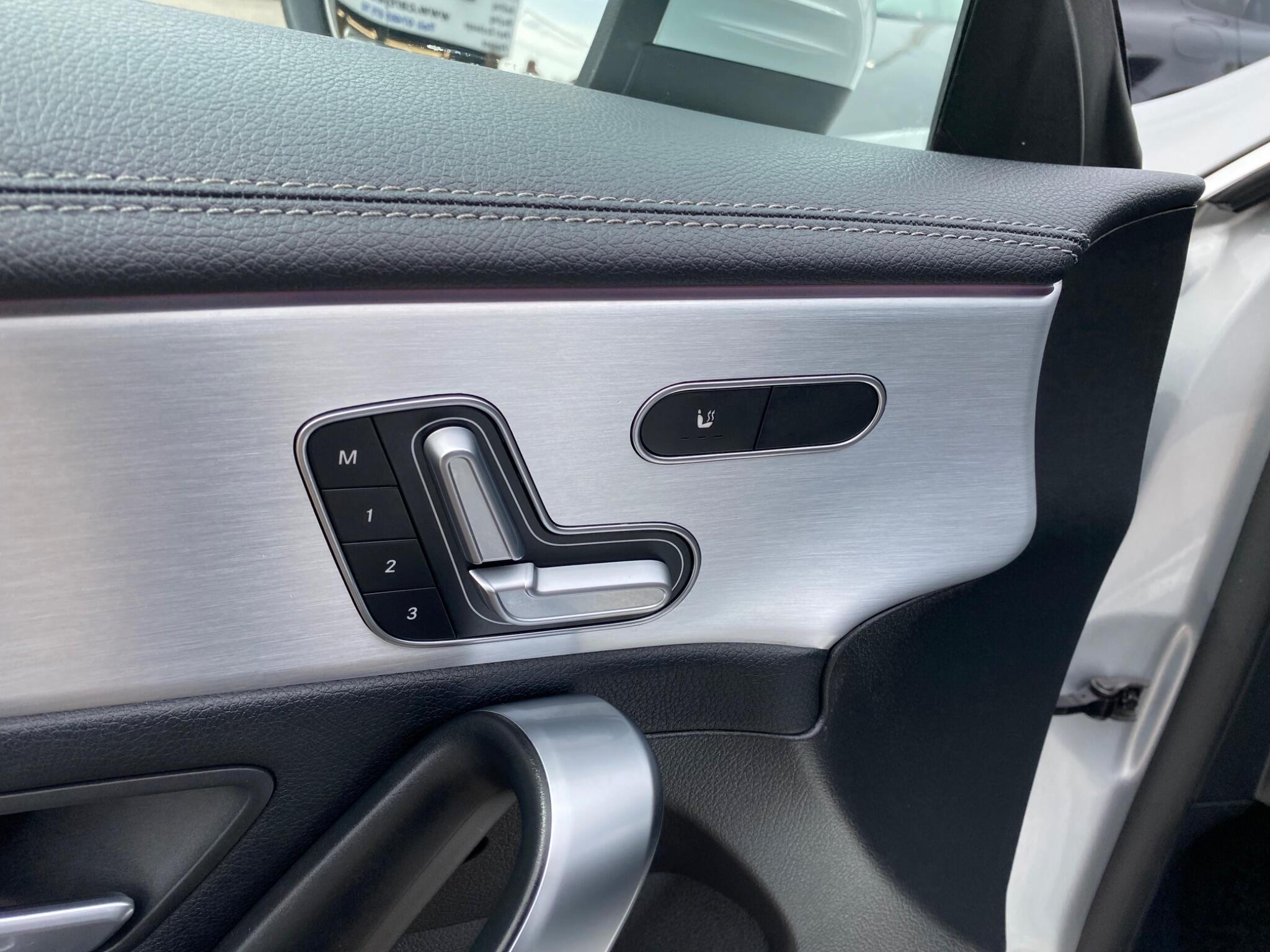 Mercedes-Benz Cla view 40