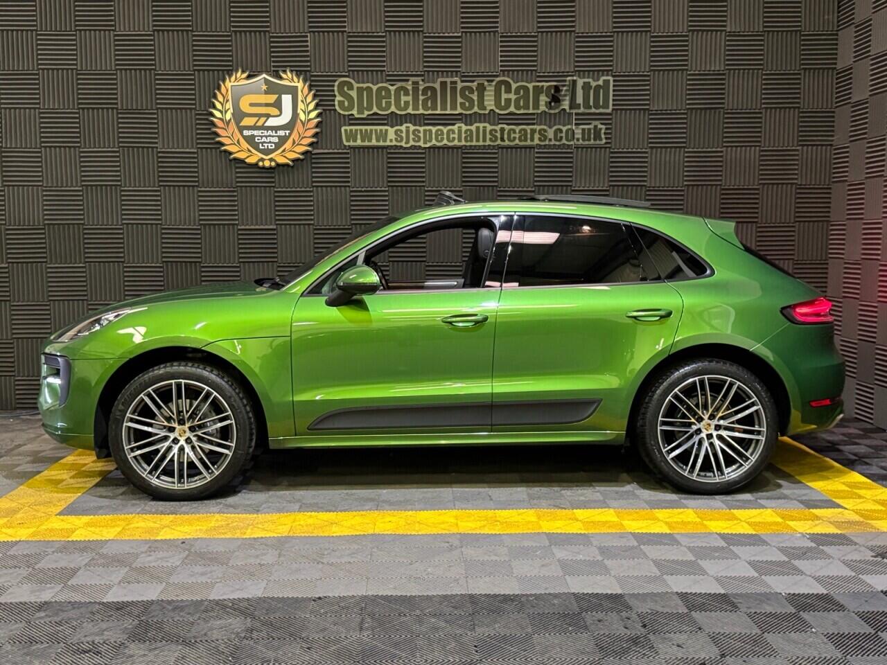 Porsche Macan view 7