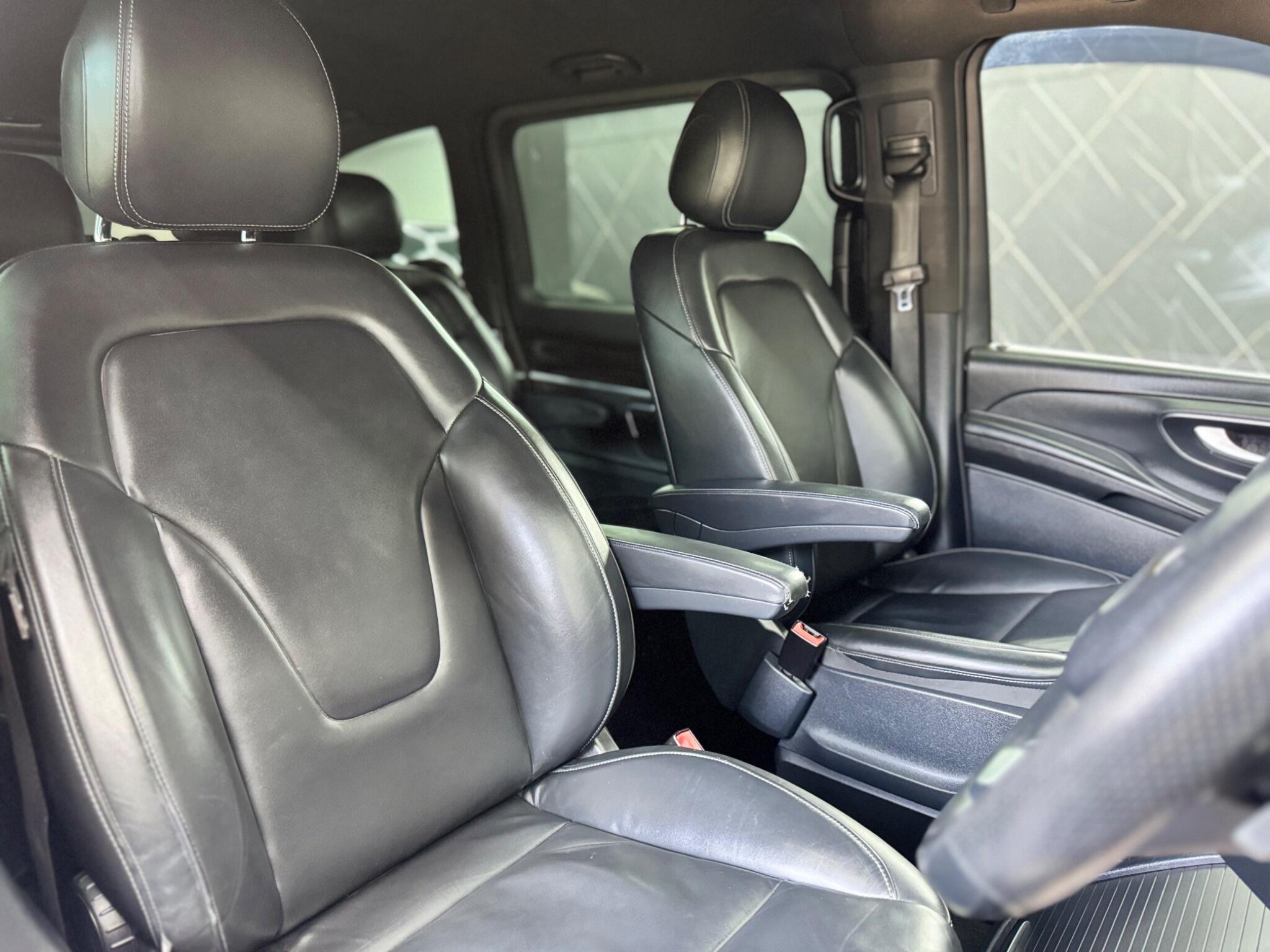 Mercedes-Benz V-Class view 40