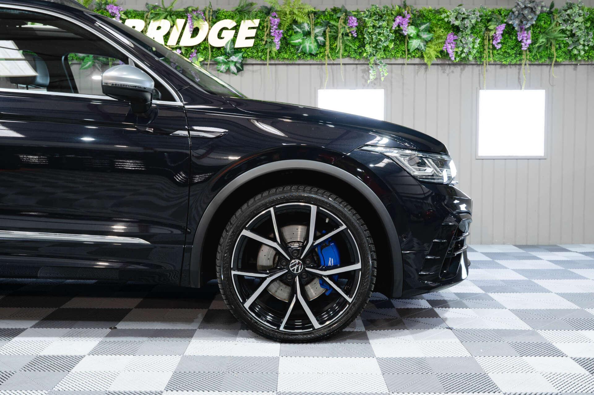 Volkswagen Tiguan view 5