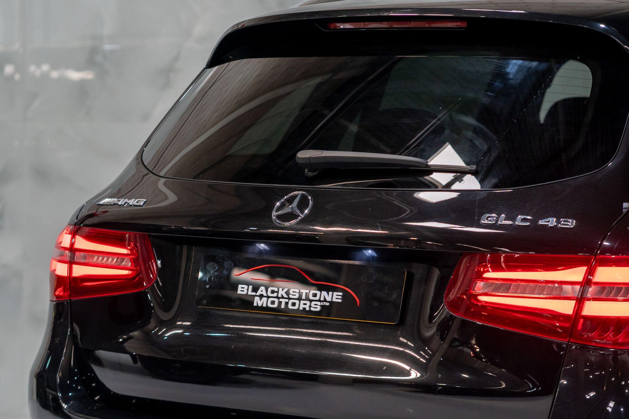 Mercedes-Benz GLC view 16