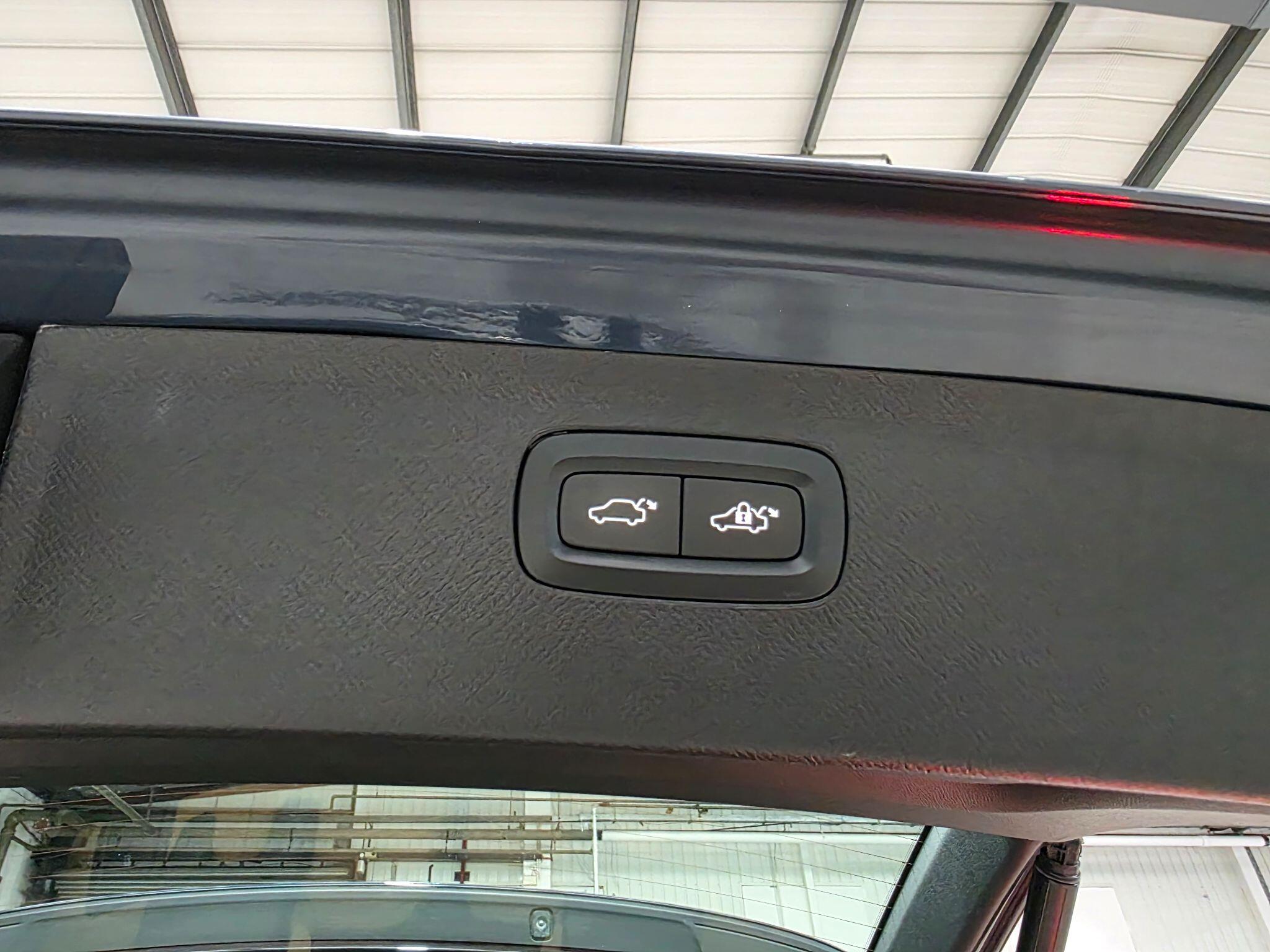Volvo XC90 view 44