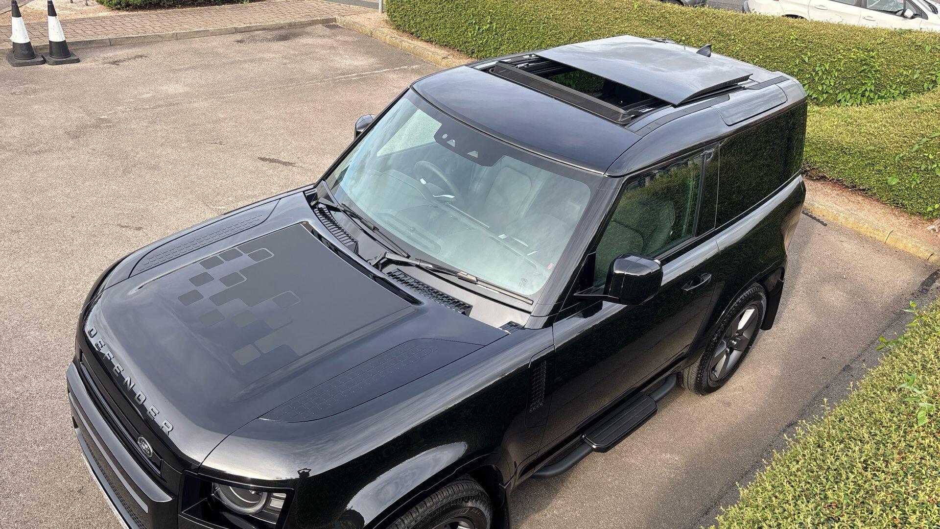 Land Rover Defender view 38