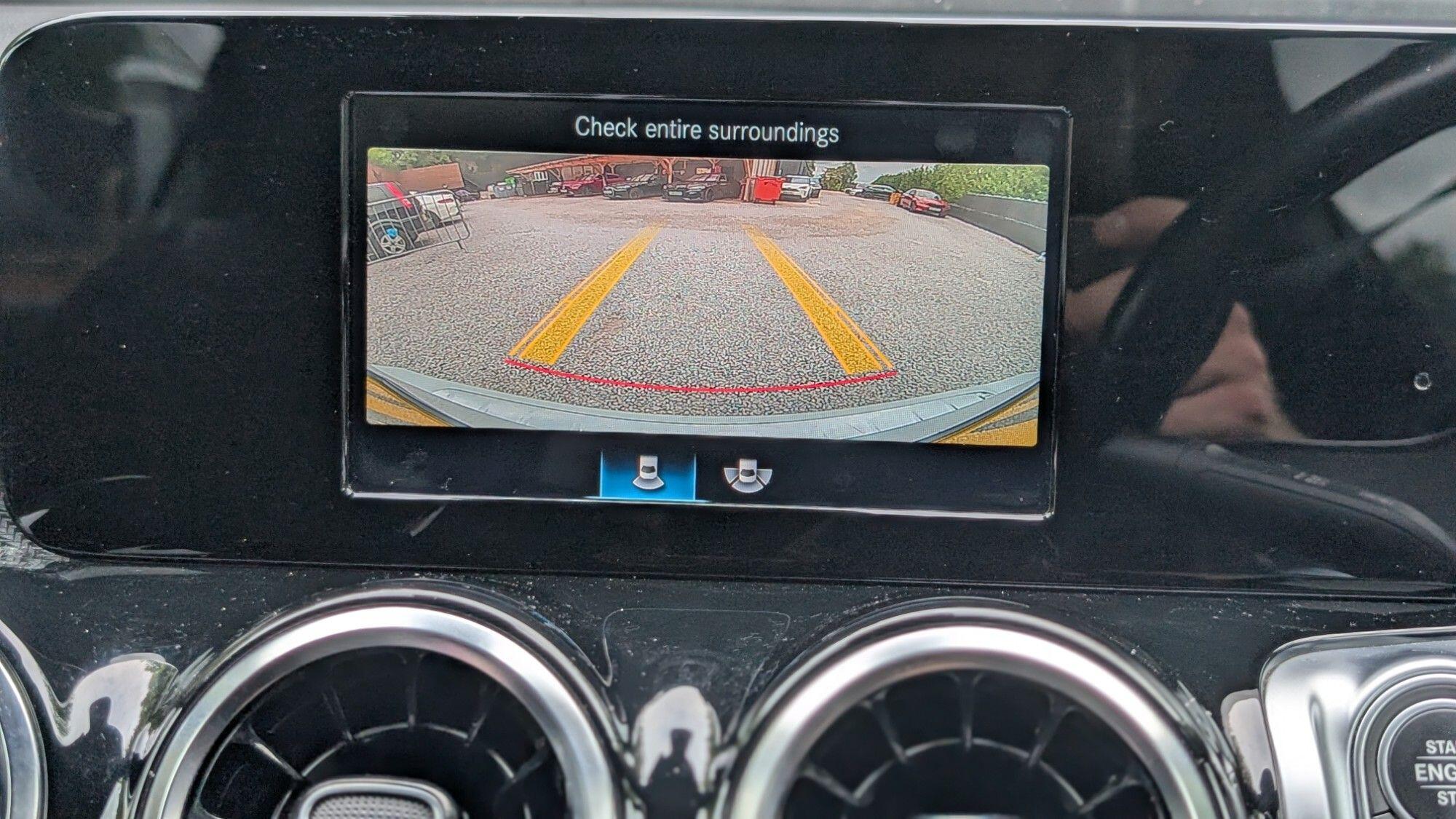 Mercedes-Benz GLB view 16