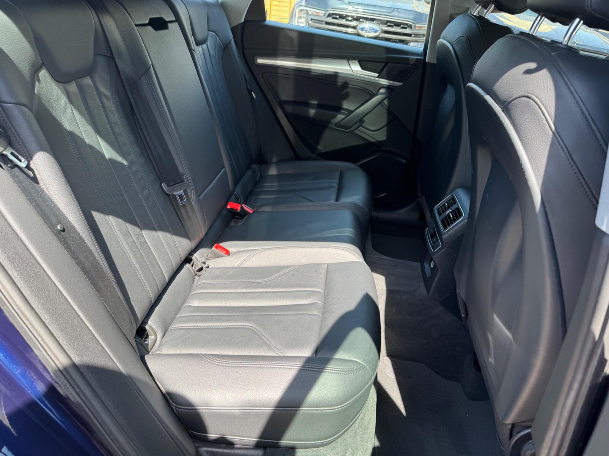 Audi Q5 view 17