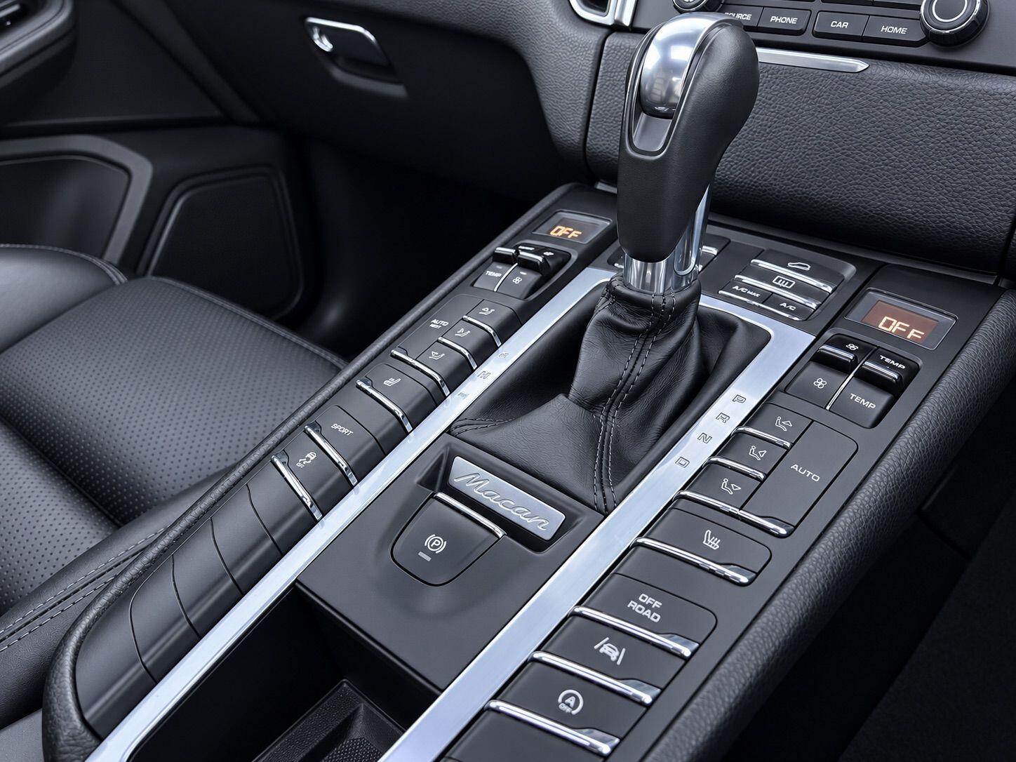 Porsche Macan view 30