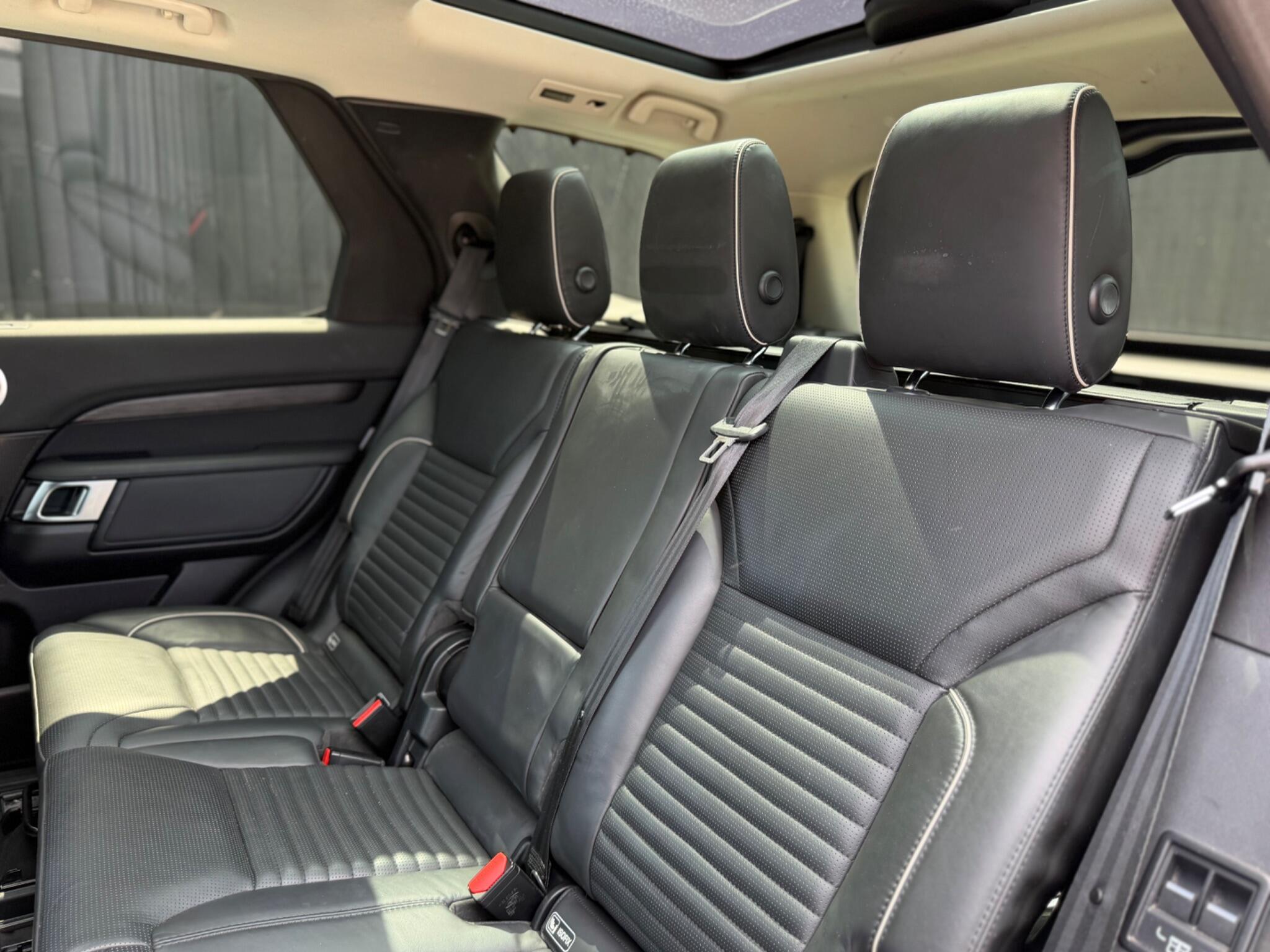 Land Rover Discovery view 20