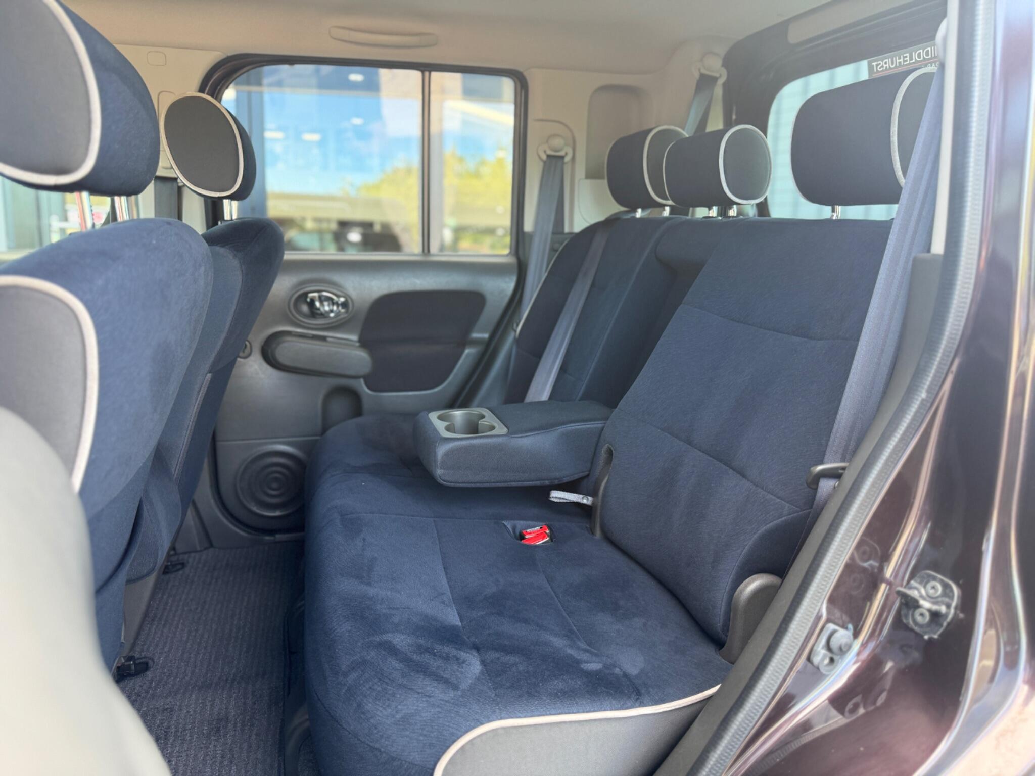 Nissan Cube view 50