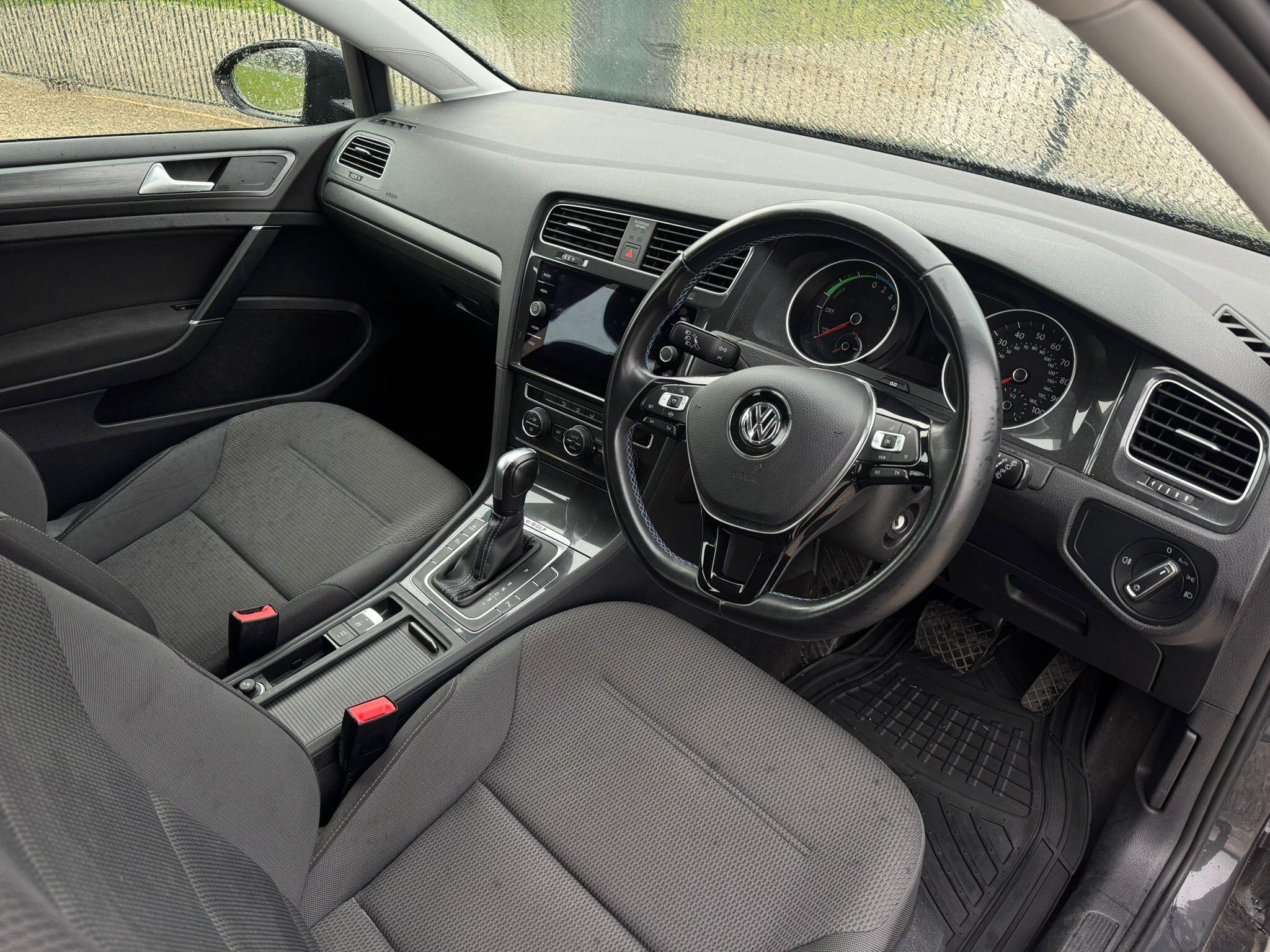 2020 Volkswagen e-Golf 35.8kWh e-Golf Auto 5dr • 41,030 miles image 12