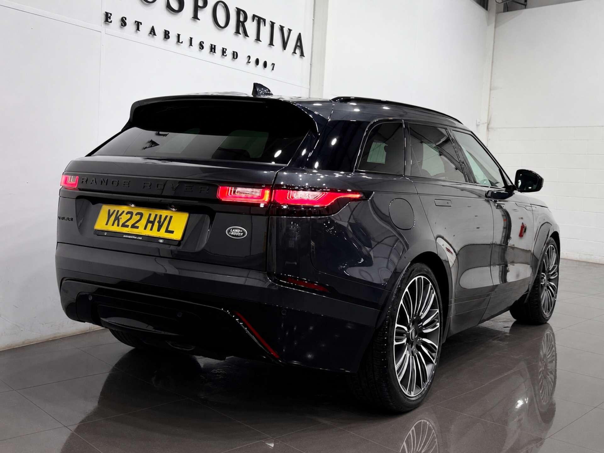 Land Rover Range Rover Velar view 4