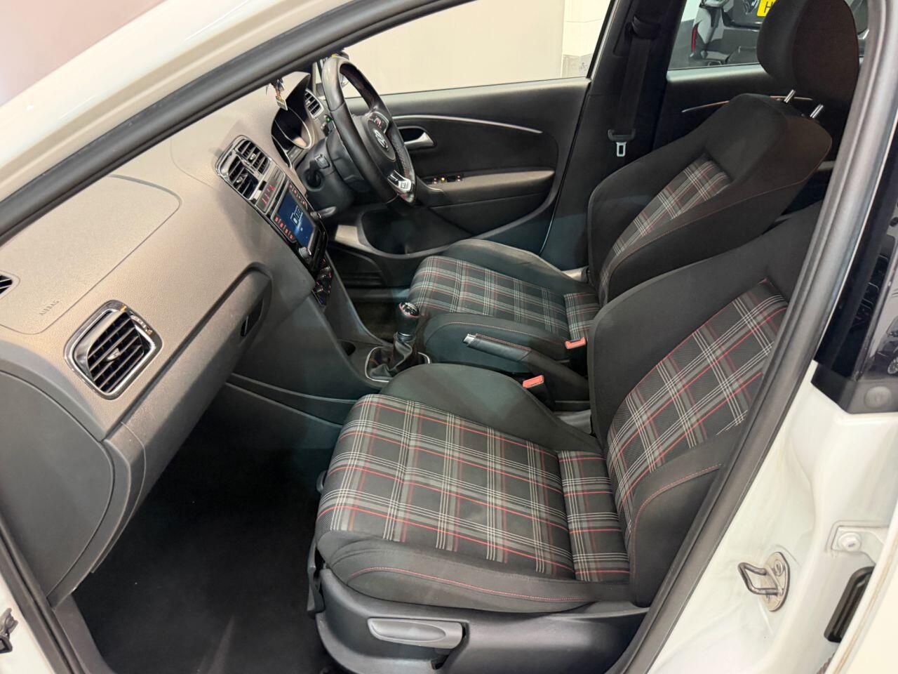 Volkswagen Polo view 30