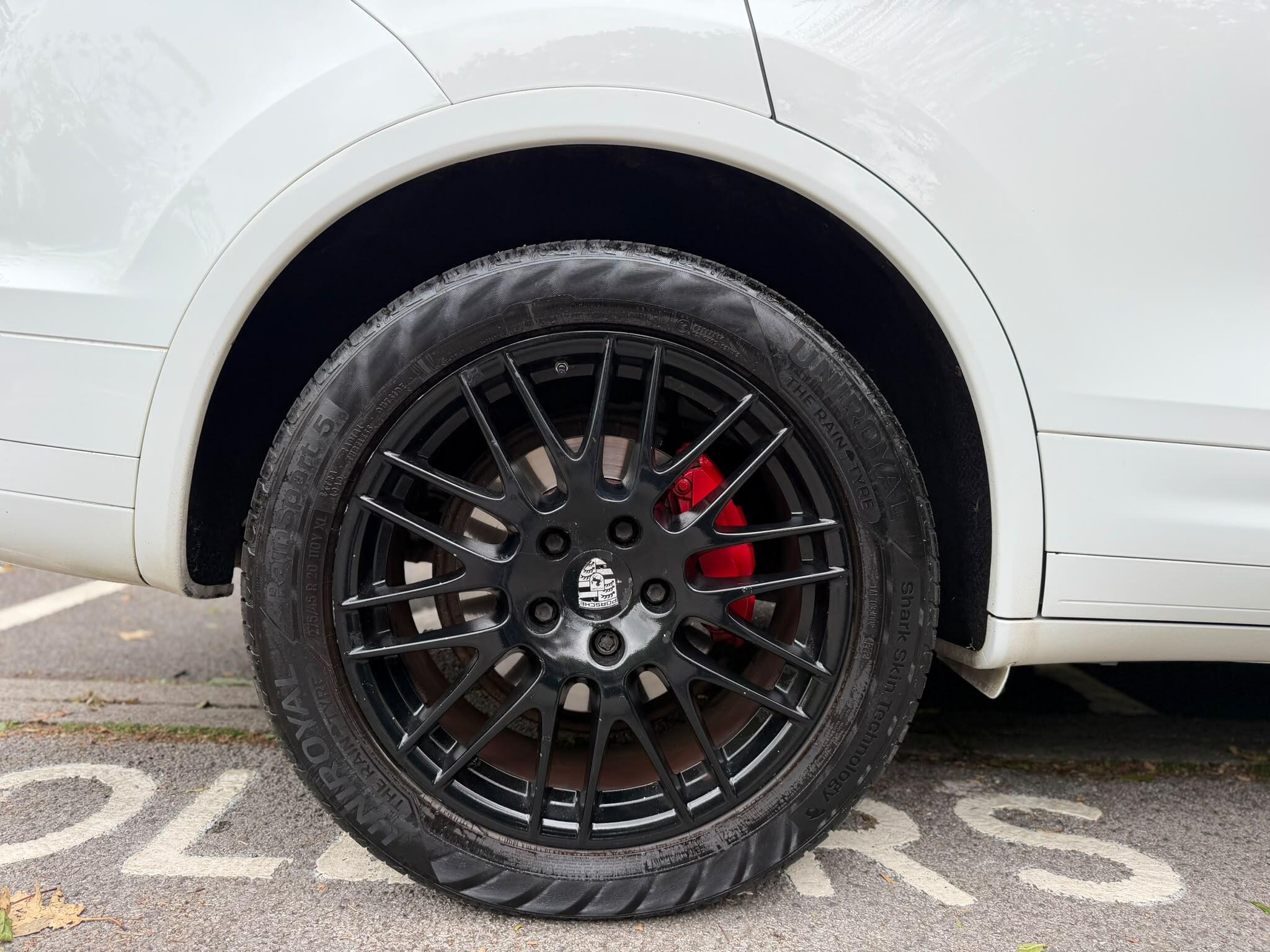 Porsche Cayenne view 32
