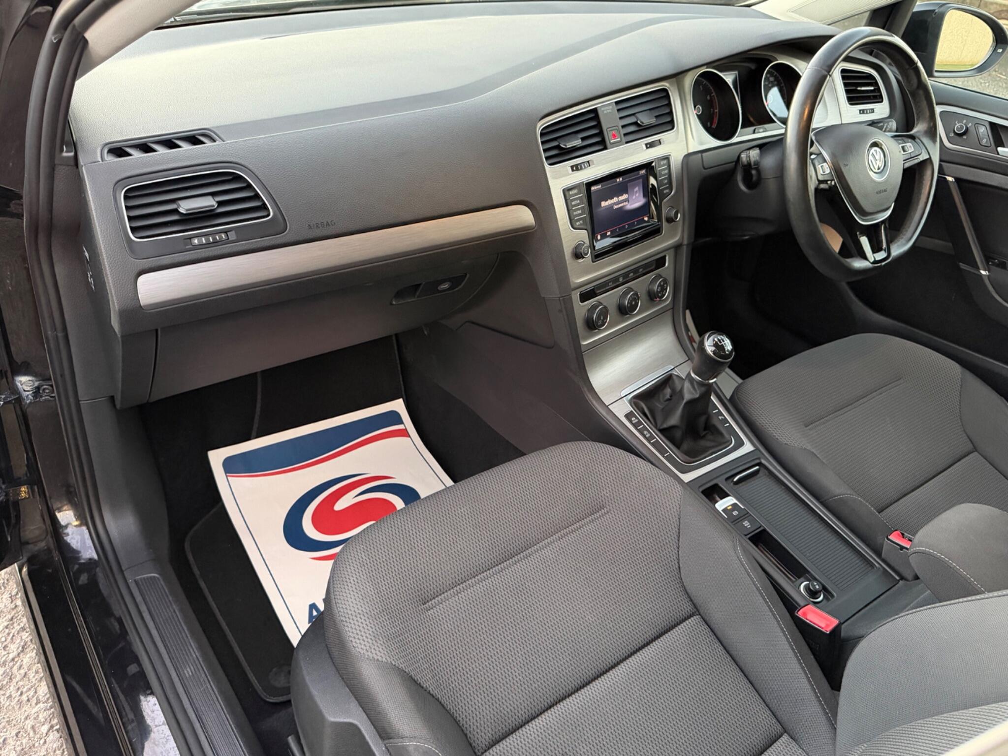 Volkswagen Golf view 11