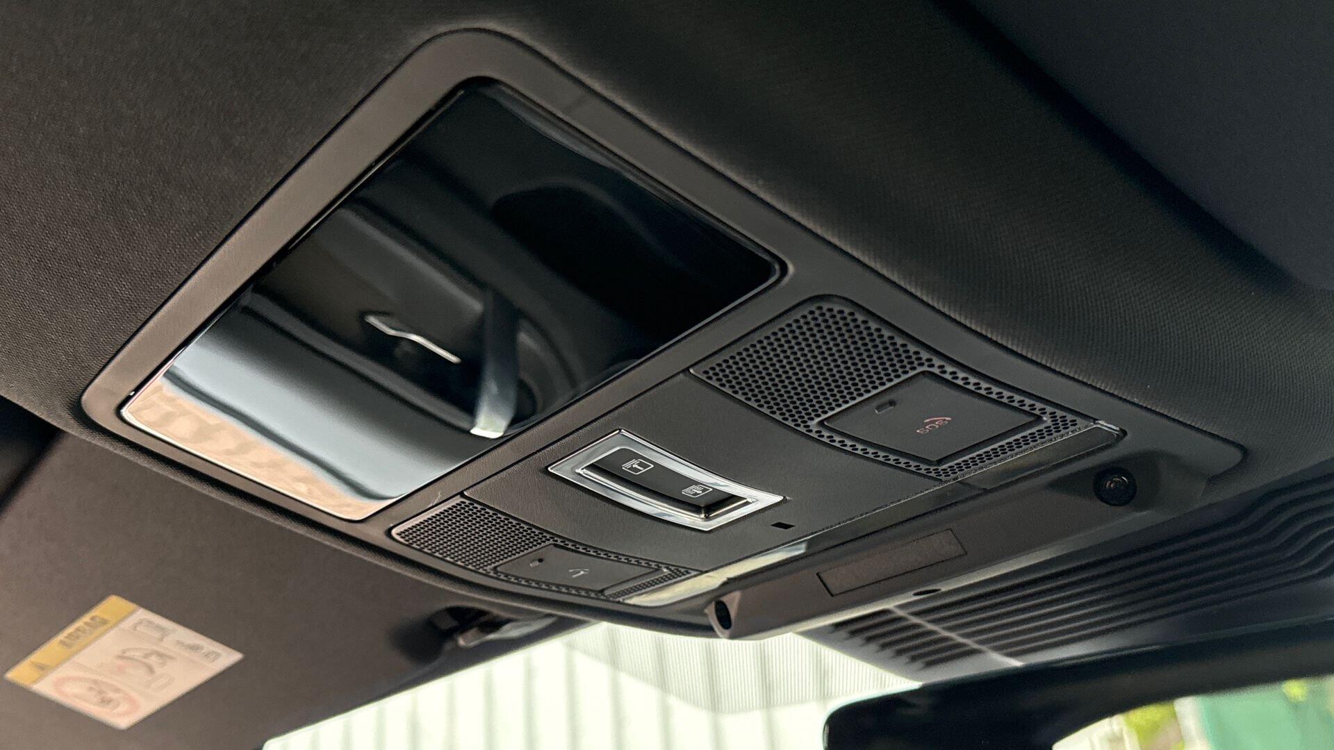 Land Rover Discovery Sport view 23