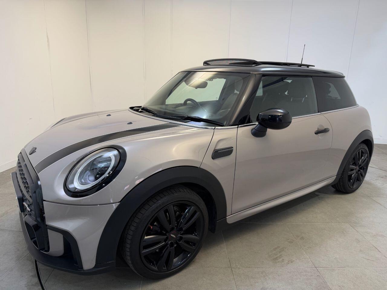 Mini Cooper view 50
