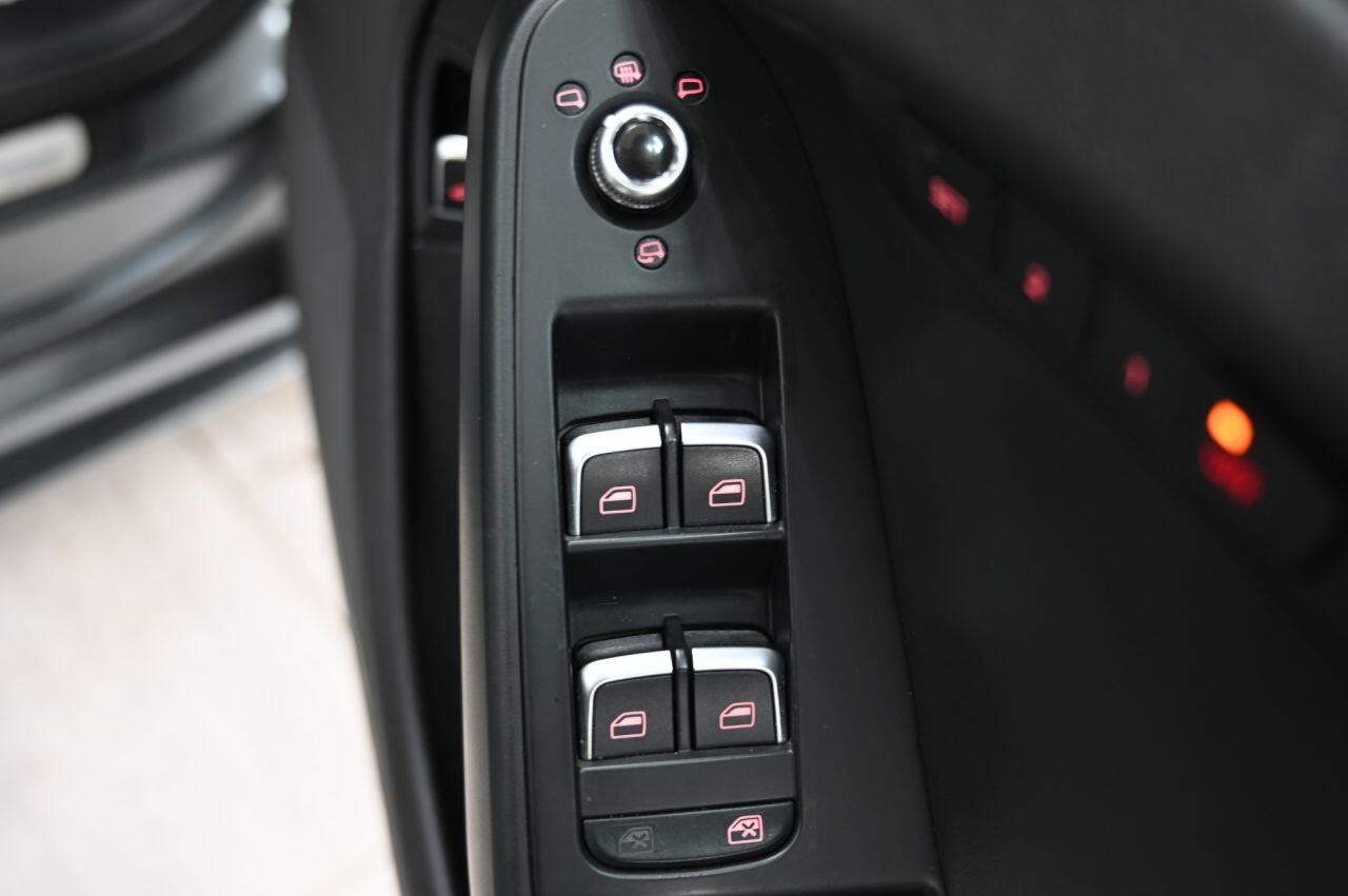 Audi RS4 Avant view 34