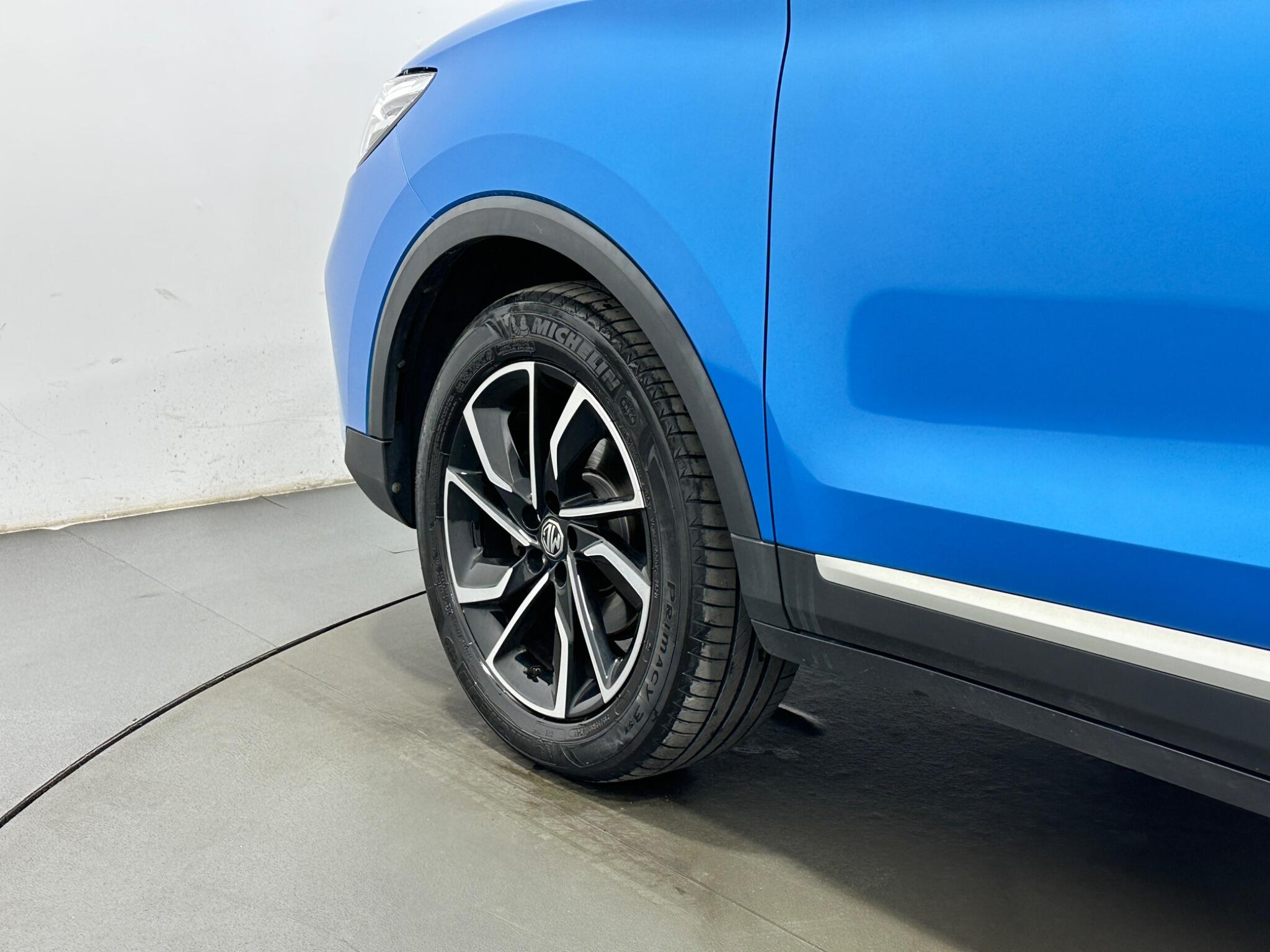 MG ZS view 50