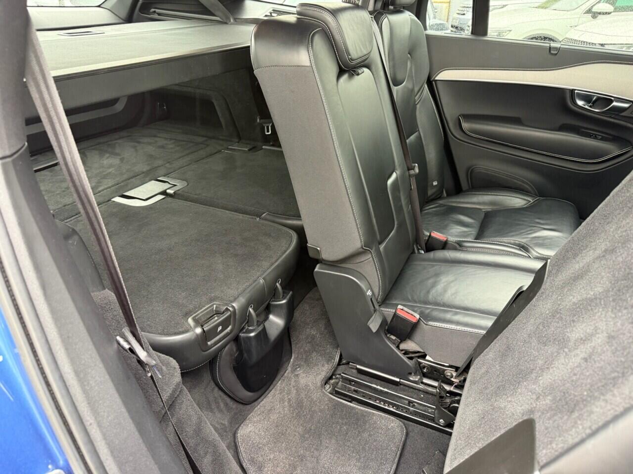 Volvo XC90 view 24
