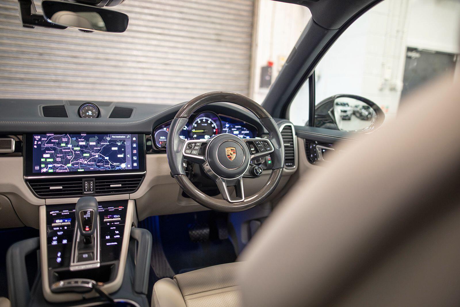 Porsche Cayenne view 38