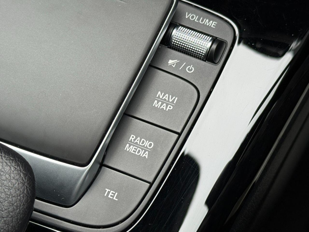 Mercedes-Benz CLA view 33