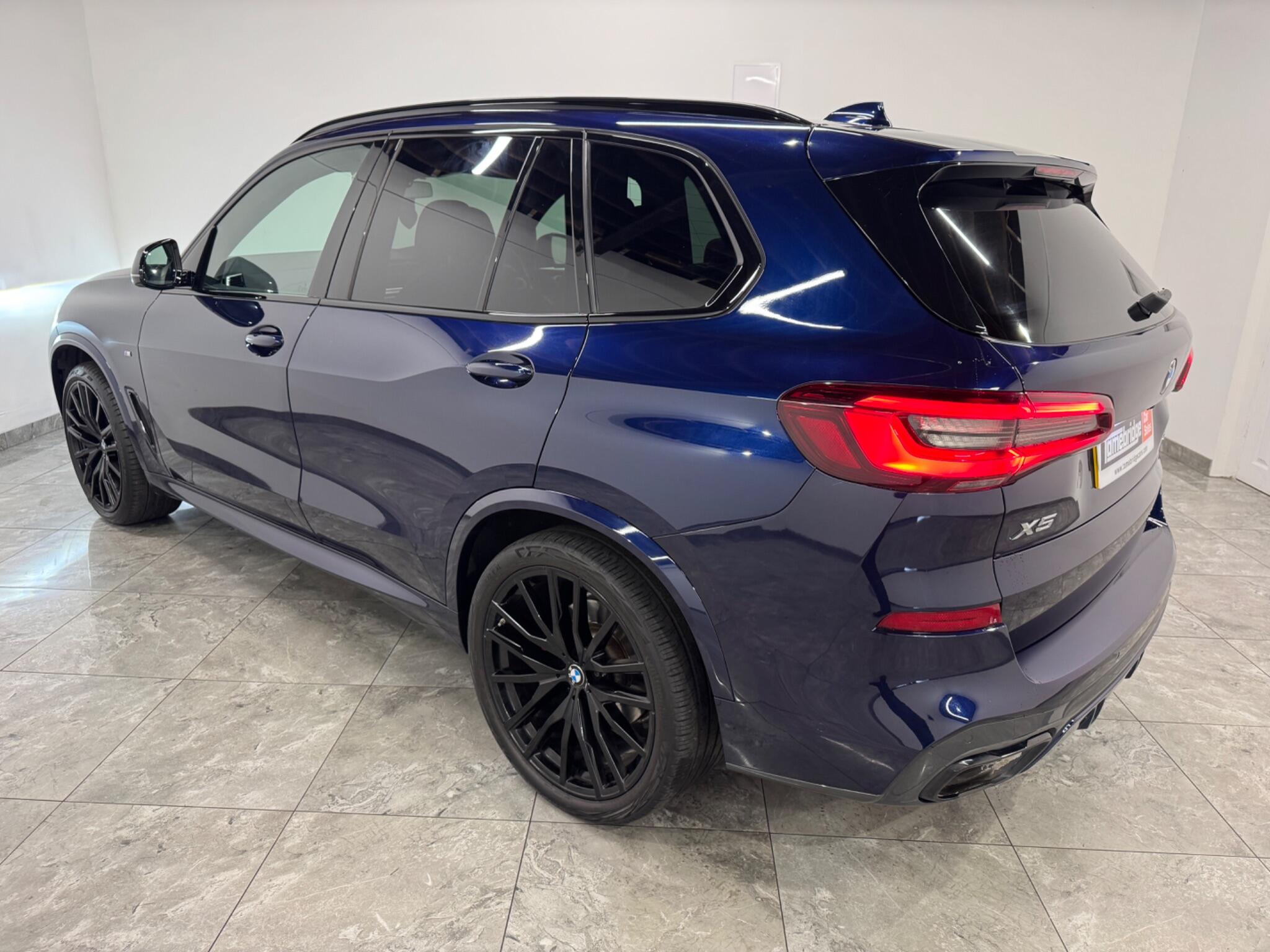 BMW X5 view 4