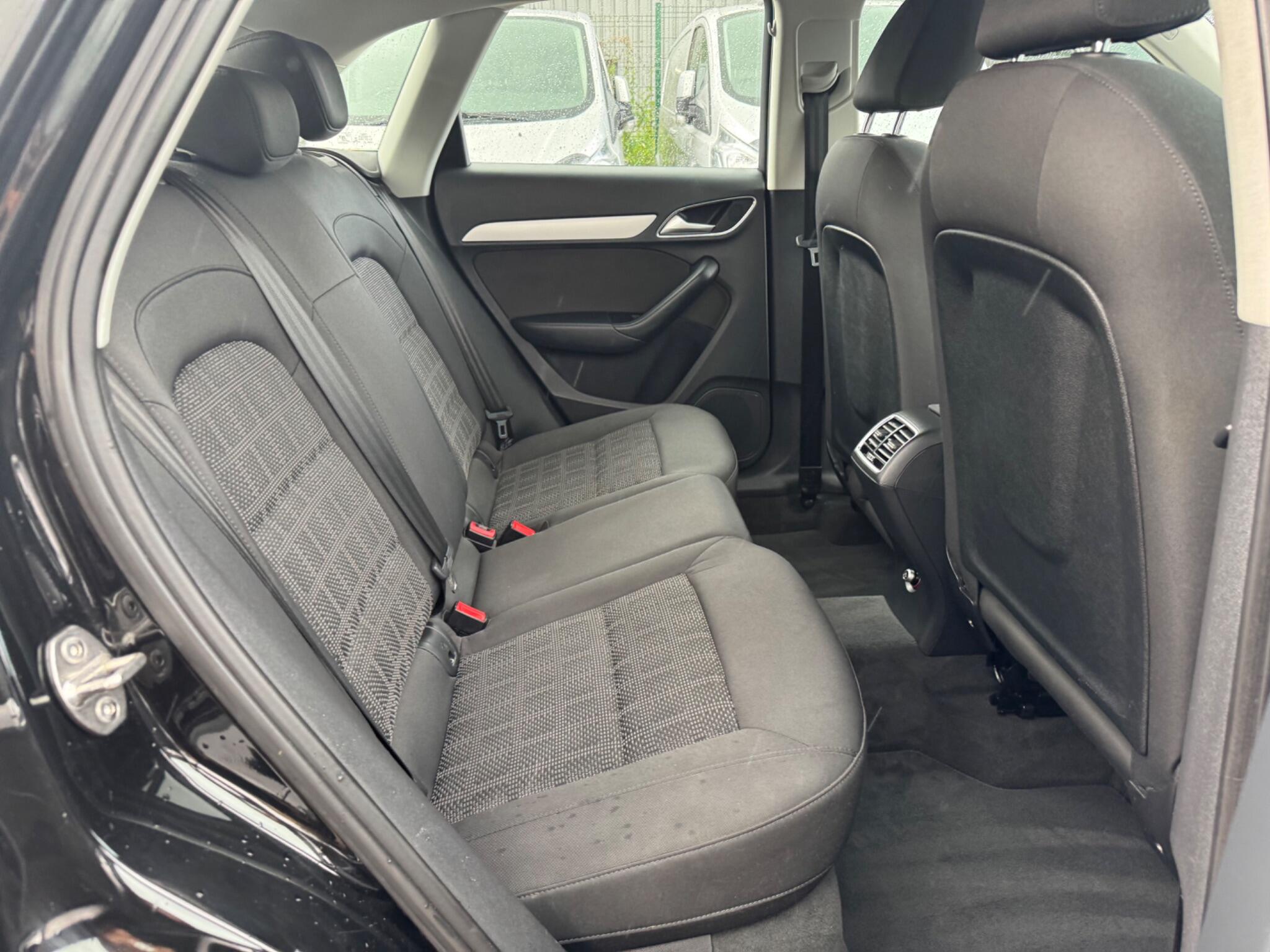 Audi Q3 view 25