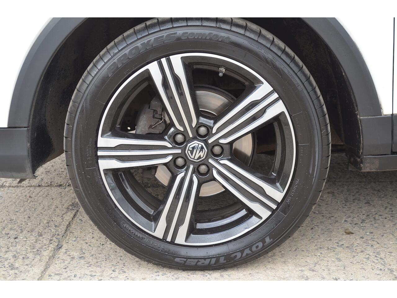 MG ZS view 35