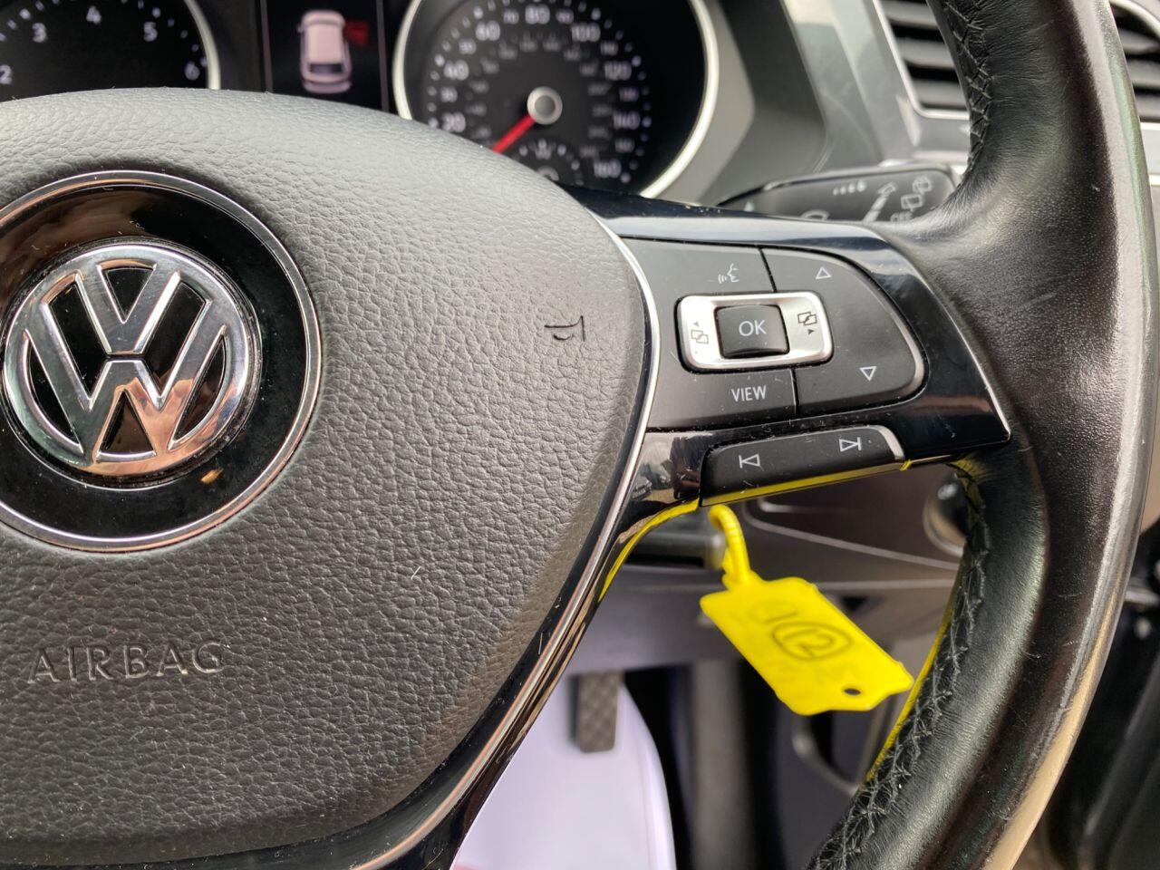 Volkswagen Tiguan view 21