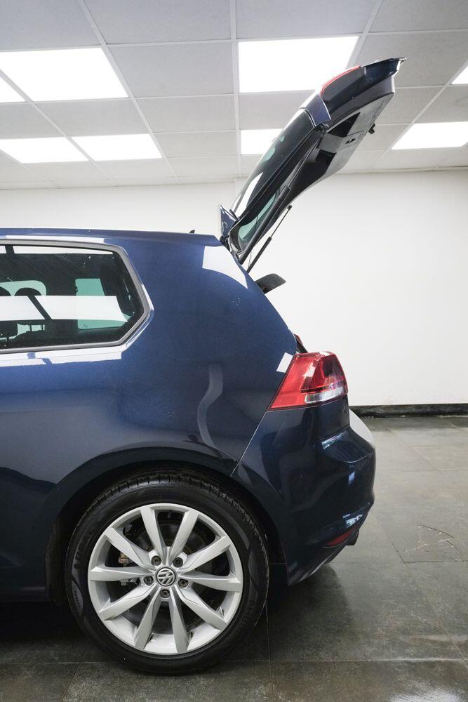 Volkswagen Golf view 8