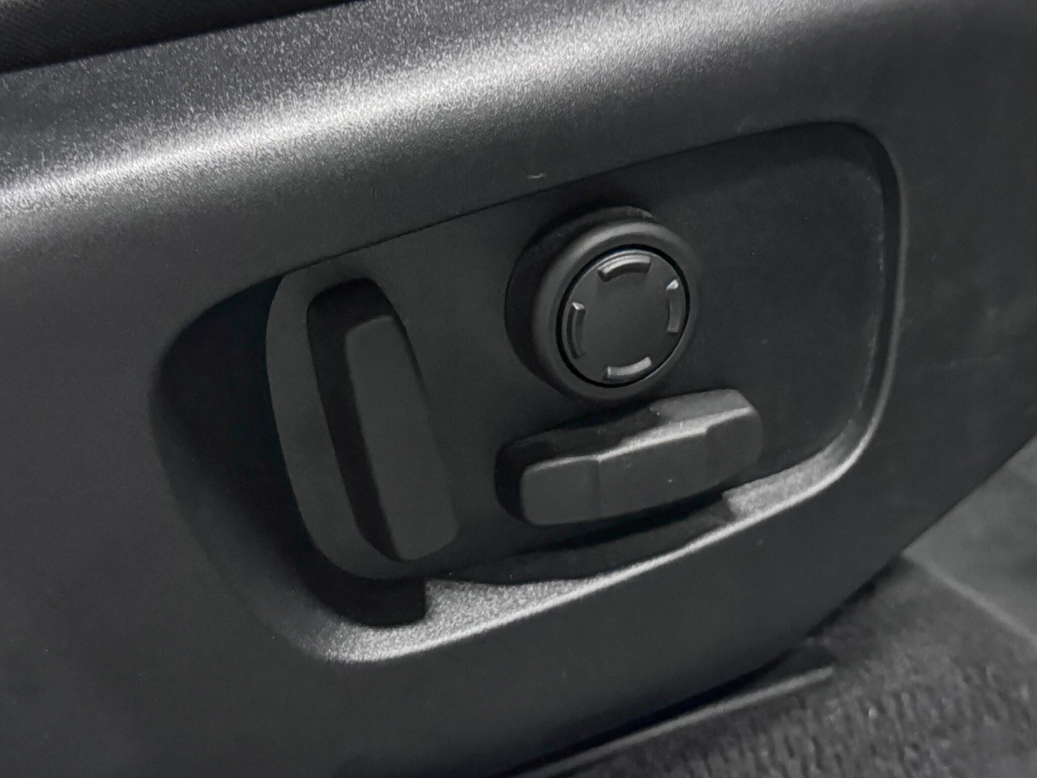 Land Rover Range Rover Evoque view 21